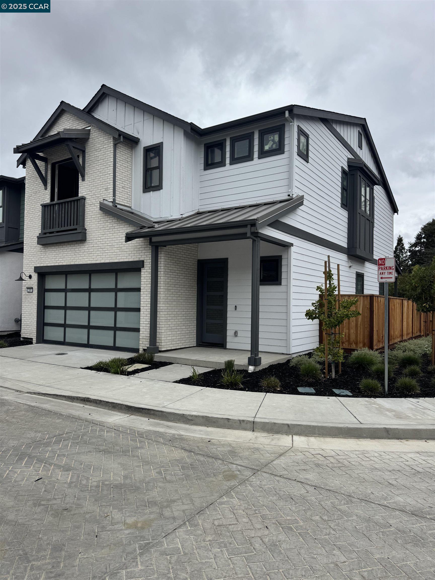 Front Image Thumbnail for CC41114643