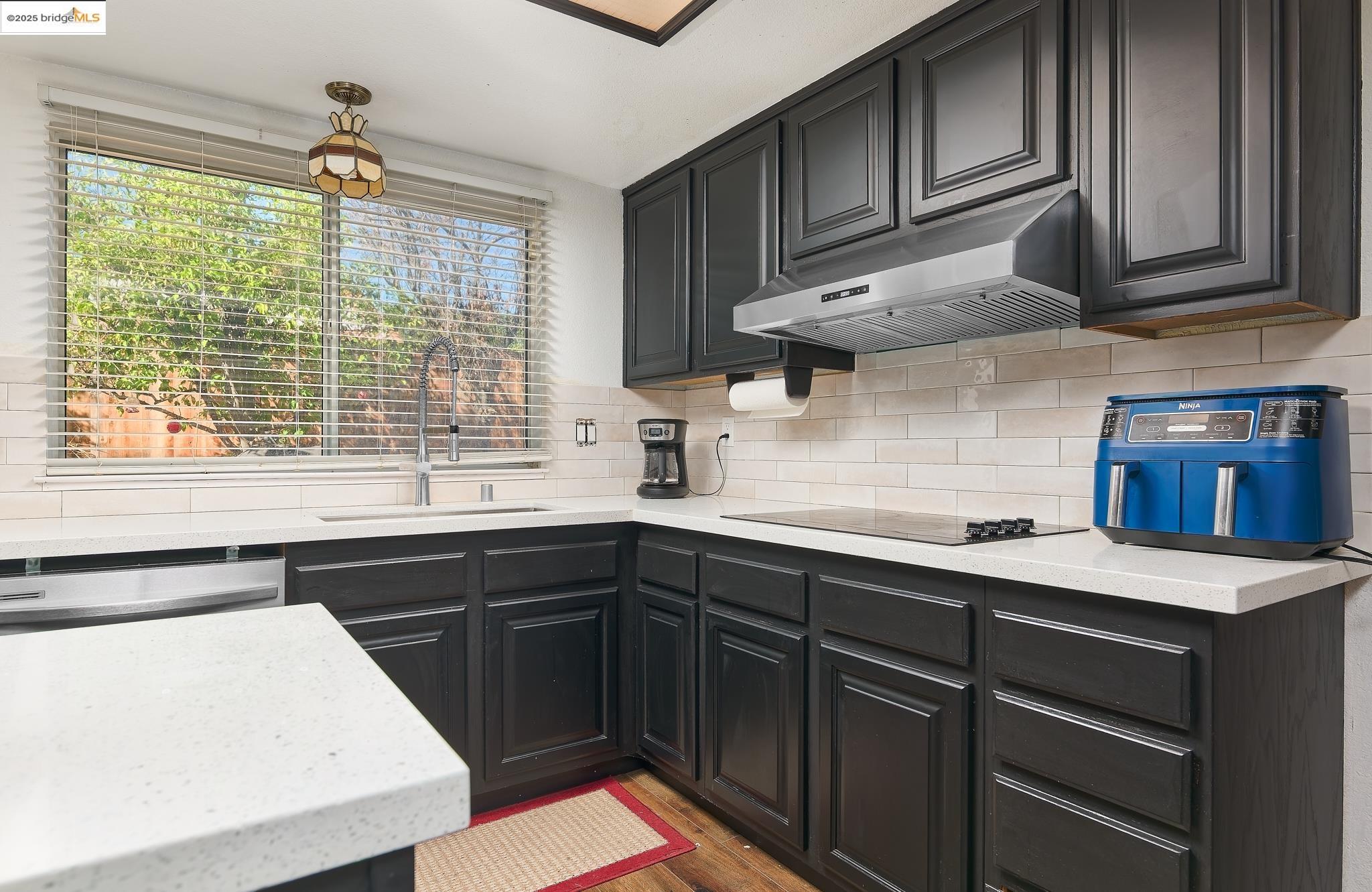 Detail Gallery Image 9 of 25 For 4816 Chism Way, Antioch,  CA 94531 - 4 Beds | 3 Baths