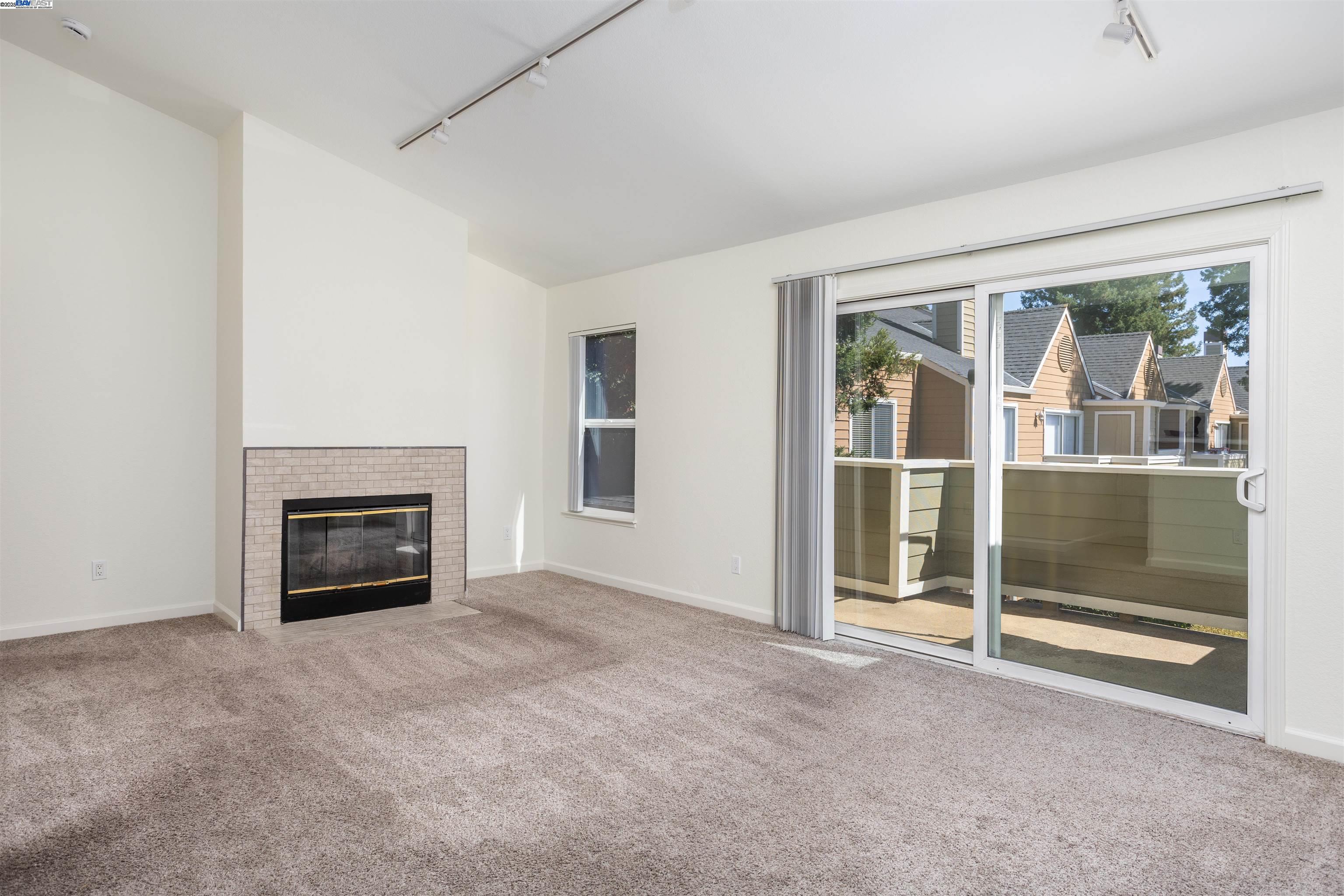 Detail Gallery Image 2 of 32 For 140 Reflections Dr #24,  San Ramon,  CA 94583 - 1 Beds | 1 Baths