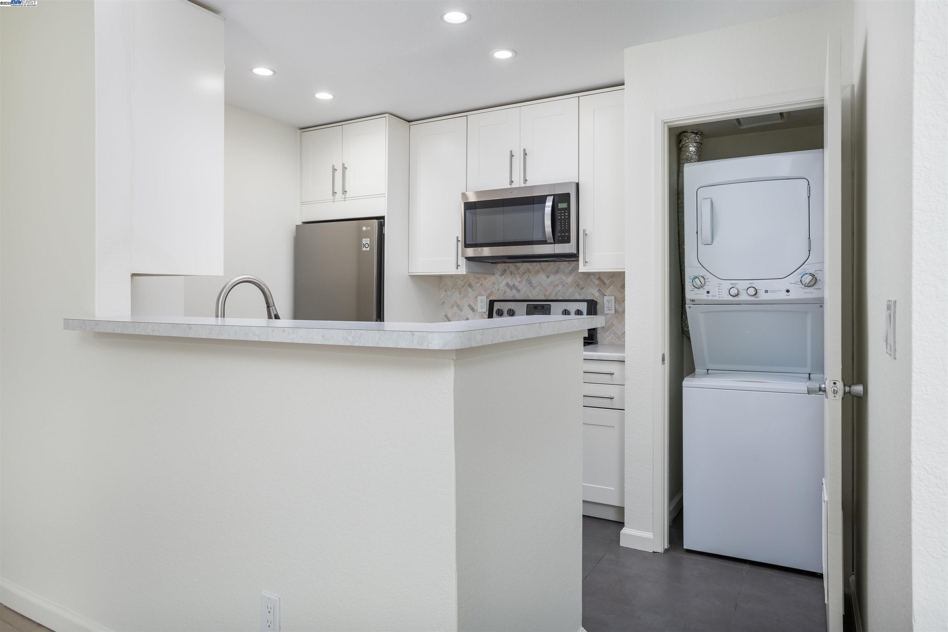 Detail Gallery Image 8 of 32 For 140 Reflections Dr #24,  San Ramon,  CA 94583 - 1 Beds | 1 Baths