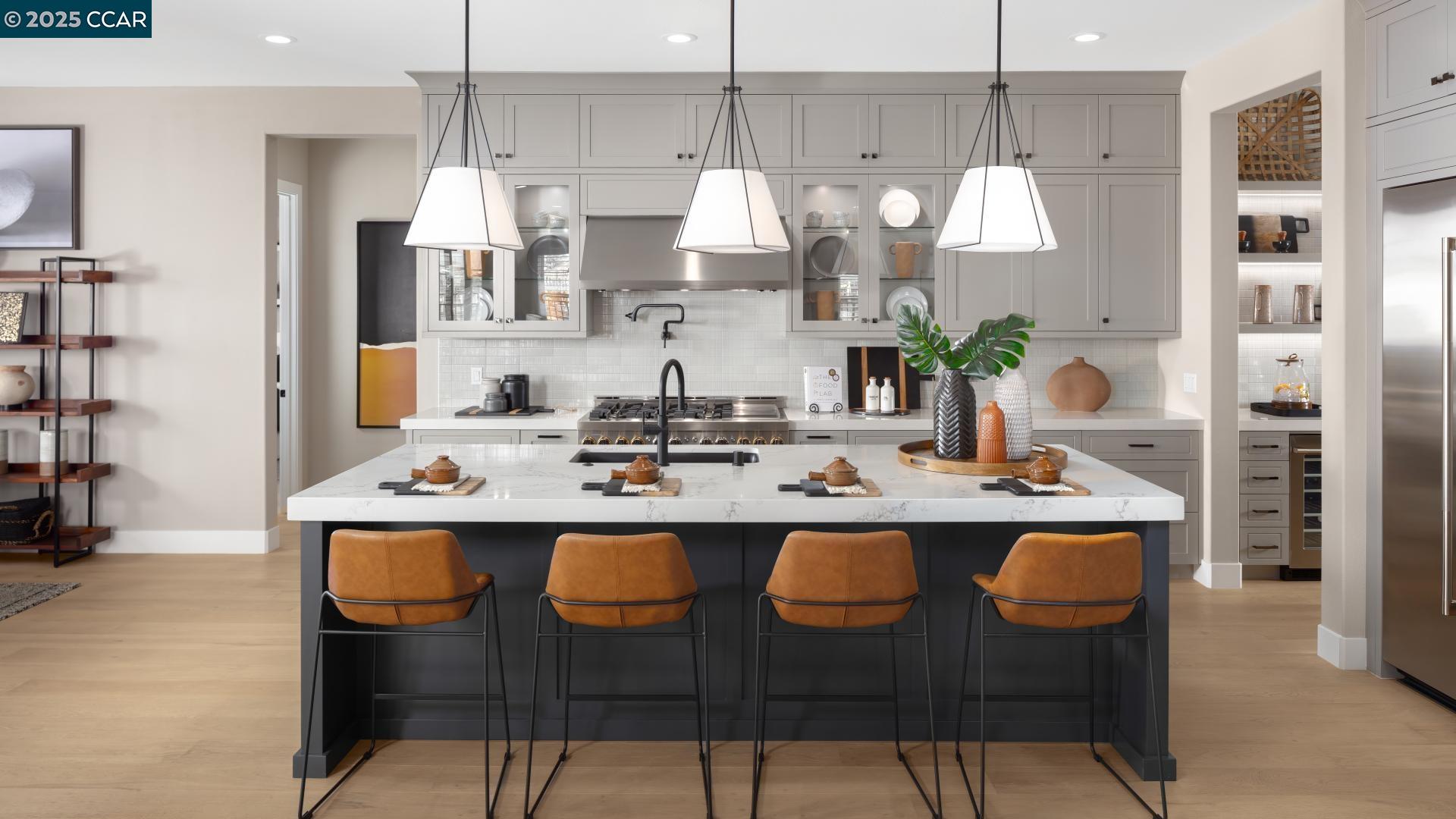 Front Image Thumbnail for CC41114657