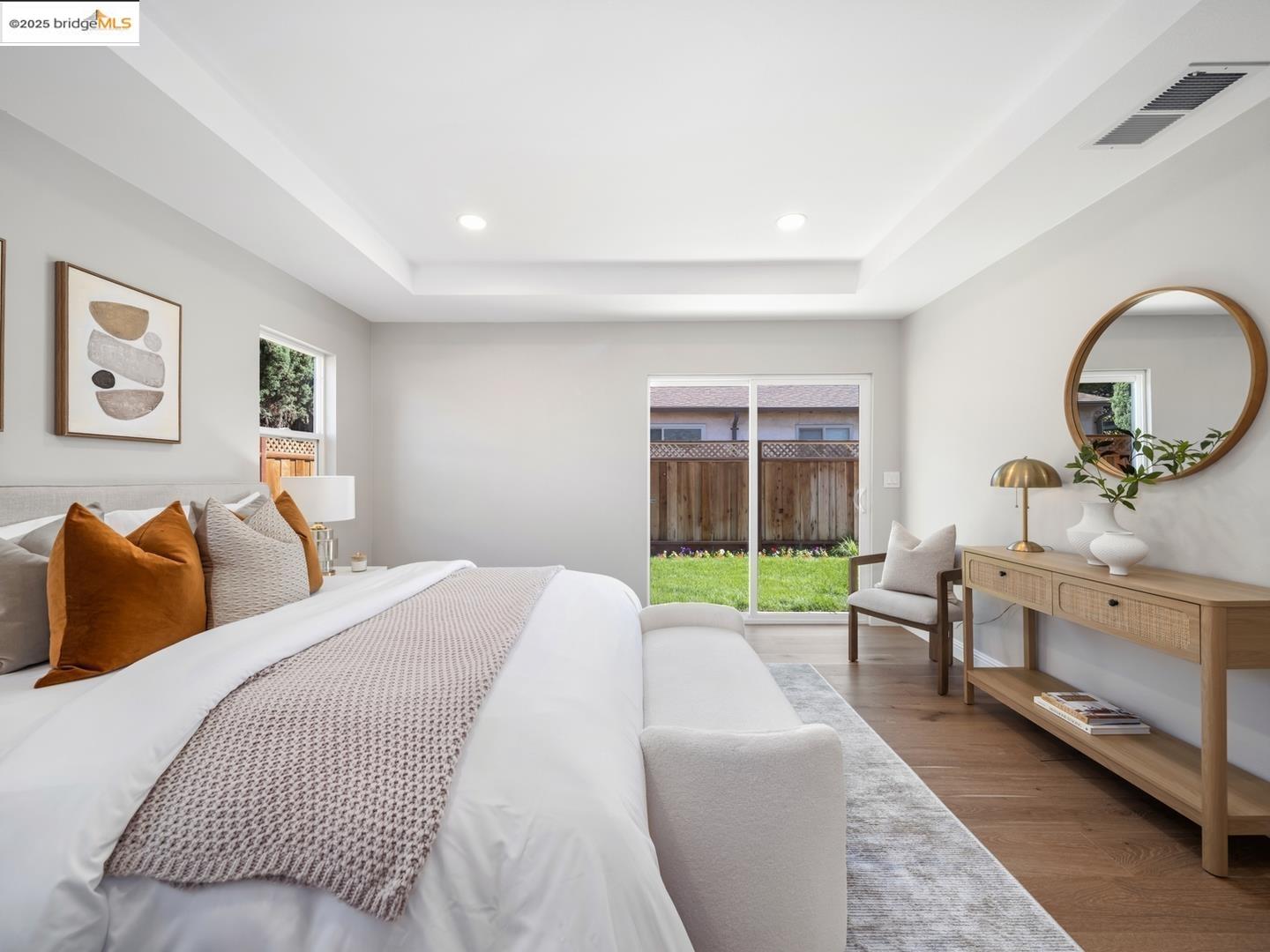 Detail Gallery Image 16 of 31 For 4314 Shamrock Way, Castro Valley,  CA 94546 - 4 Beds | 2/1 Baths