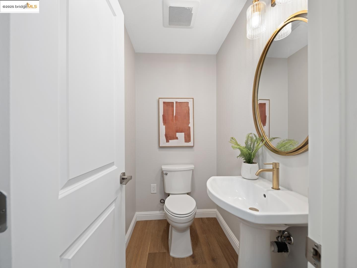 Detail Gallery Image 24 of 31 For 4314 Shamrock Way, Castro Valley,  CA 94546 - 4 Beds | 2/1 Baths