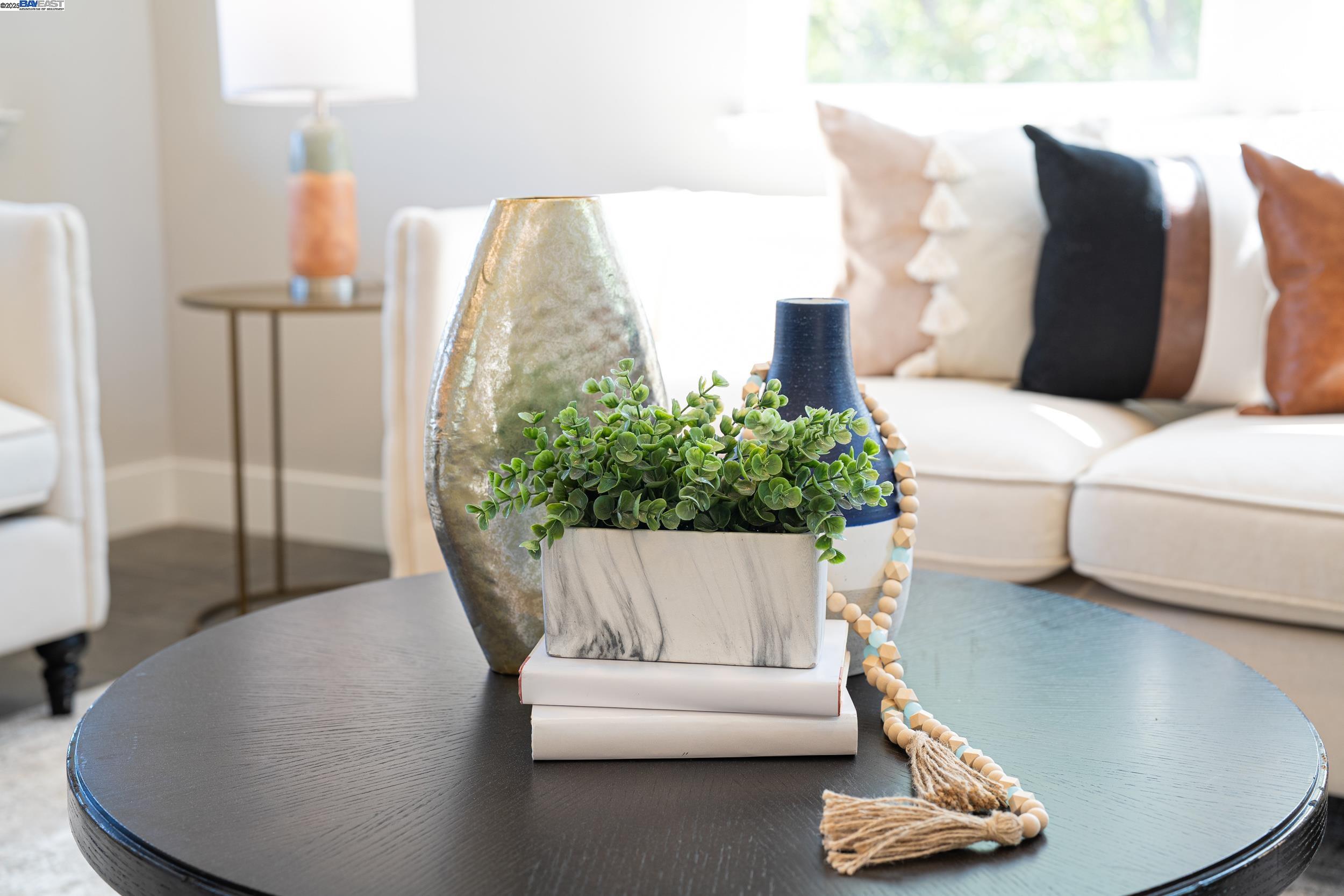 Detail Gallery Image 14 of 36 For 477 Mitchell Ave, Alameda,  CA 94501 - 3 Beds | 2/1 Baths