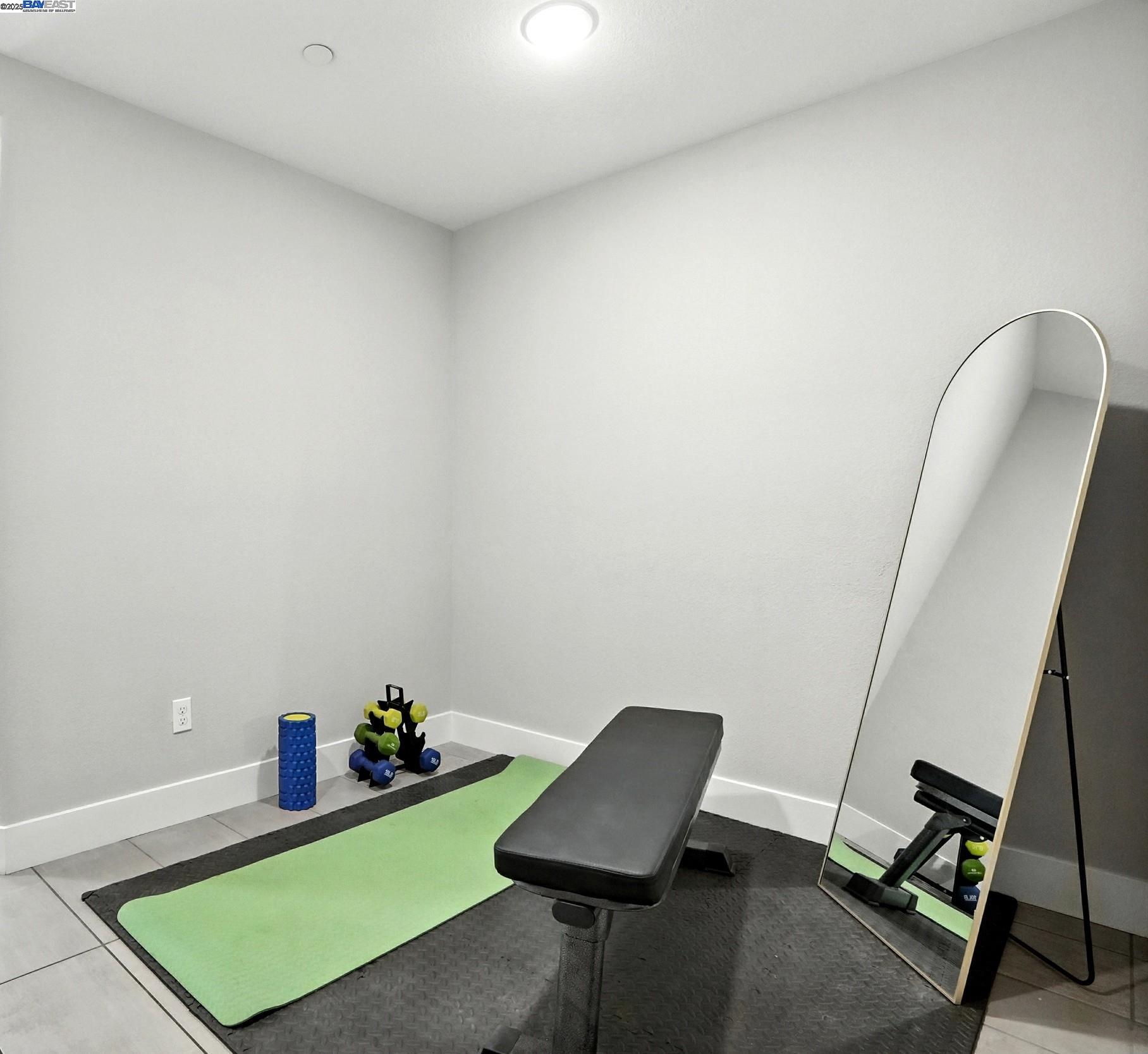 Detail Gallery Image 31 of 36 For 477 Mitchell Ave, Alameda,  CA 94501 - 3 Beds | 2/1 Baths