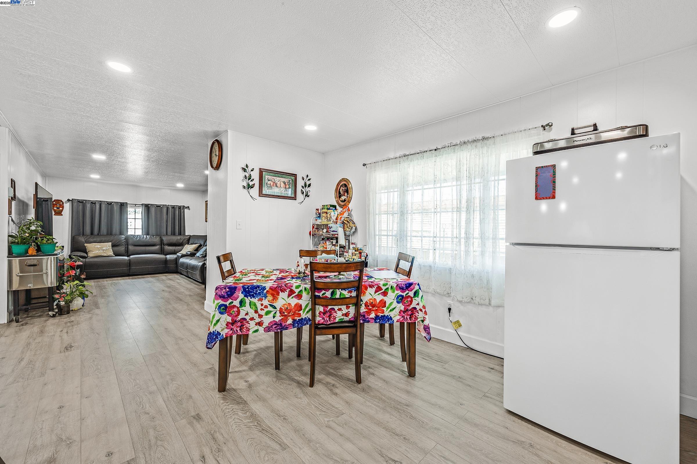 Detail Gallery Image 19 of 52 For 5040 Jackson St. #169,  –,  CA 95660 - 3 Beds | 2 Baths