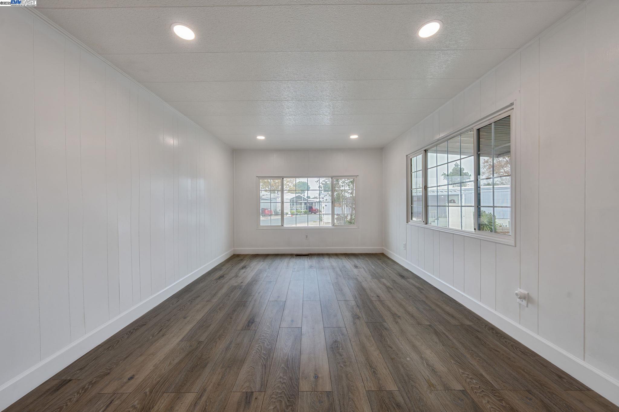 Detail Gallery Image 32 of 52 For 5040 Jackson St. #169,  –,  CA 95660 - 3 Beds | 2 Baths