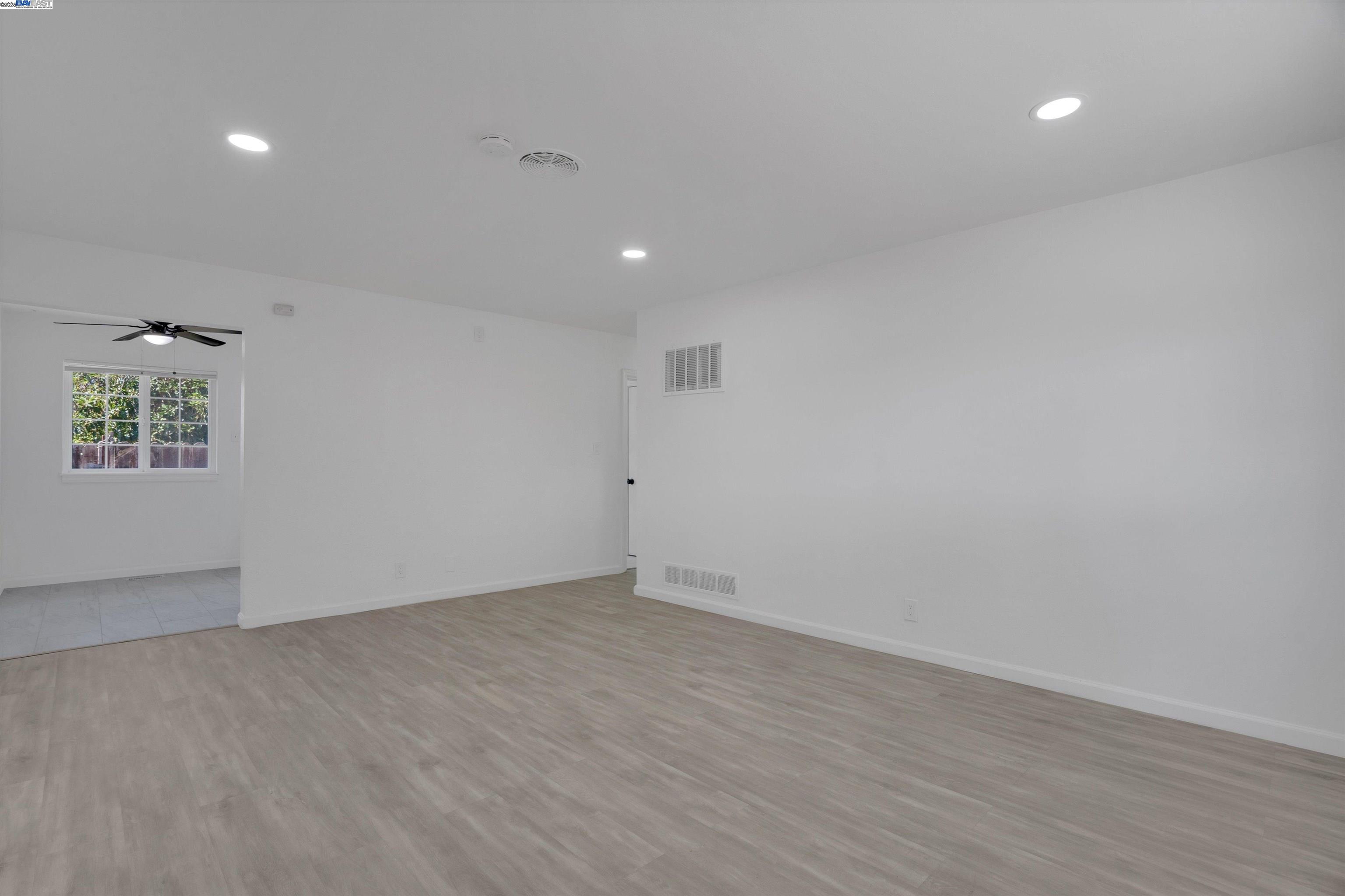 Detail Gallery Image 15 of 30 For 60 Railroad Ave, Rodeo,  CA 94572 - 5 Beds | 2 Baths