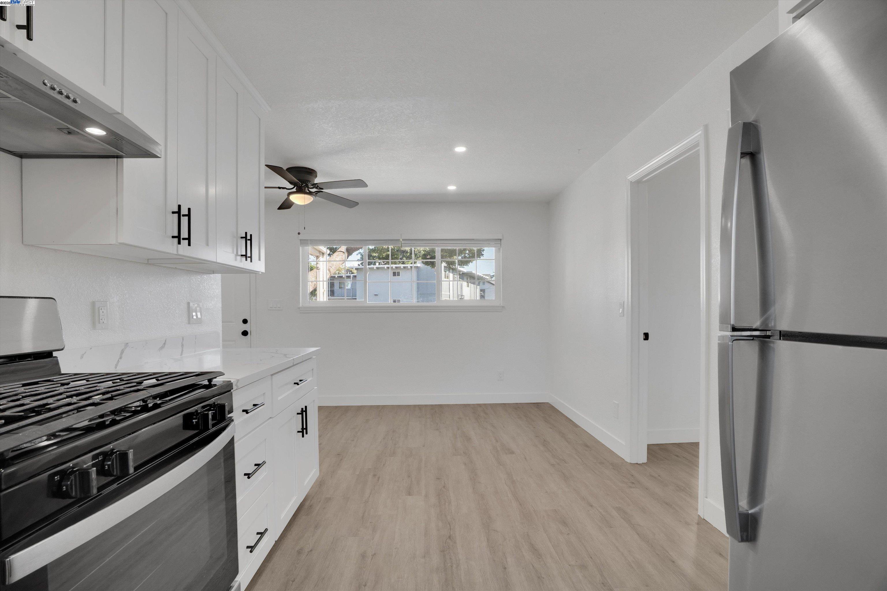 Detail Gallery Image 8 of 30 For 60 Railroad Ave, Rodeo,  CA 94572 - 5 Beds | 2 Baths