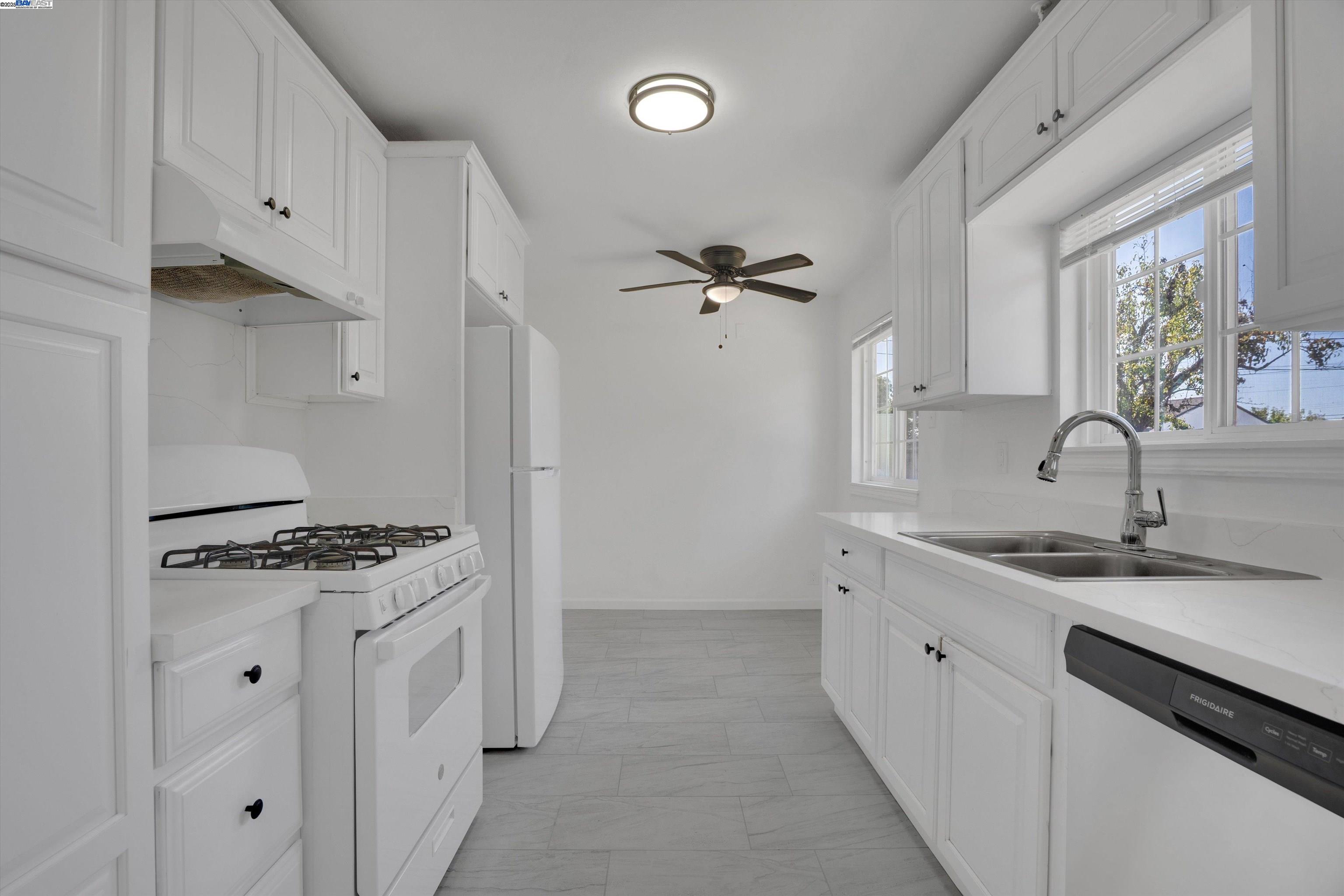 Detail Gallery Image 18 of 30 For 60 Railroad Ave, Rodeo,  CA 94572 - – Beds | – Baths