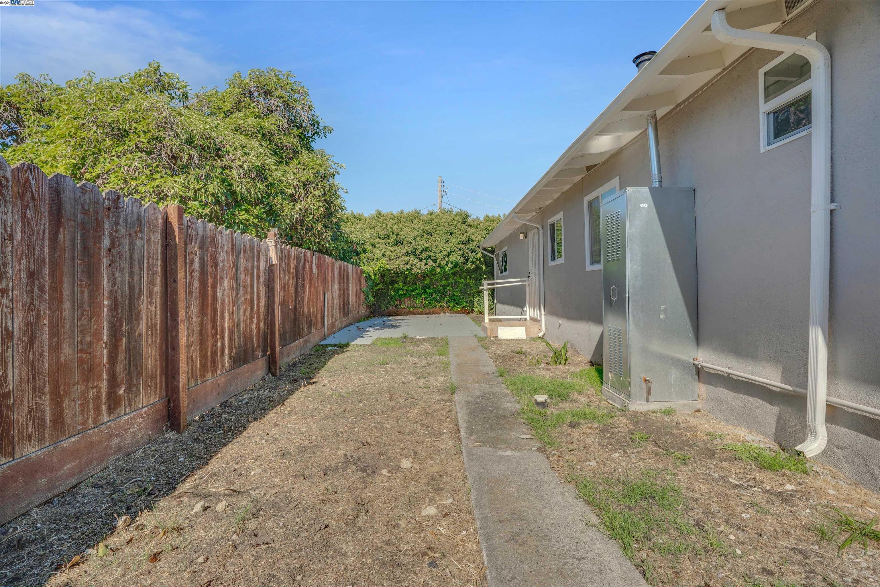 Detail Gallery Image 26 of 30 For 60 Railroad Ave, Rodeo,  CA 94572 - – Beds | – Baths