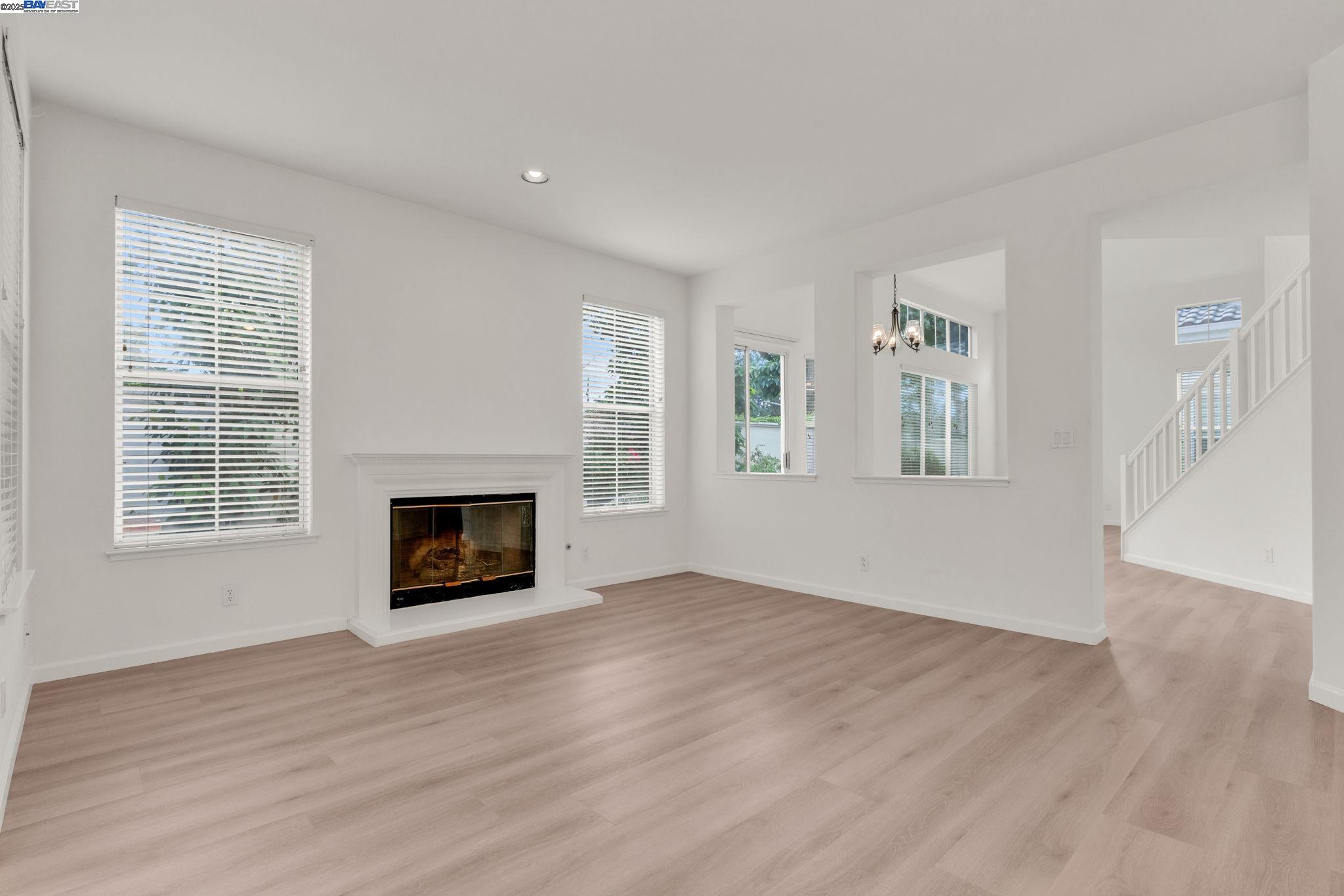 Detail Gallery Image 16 of 59 For 4380 Diavila Ave, Pleasanton,  CA 94588 - 3 Beds | 2/1 Baths