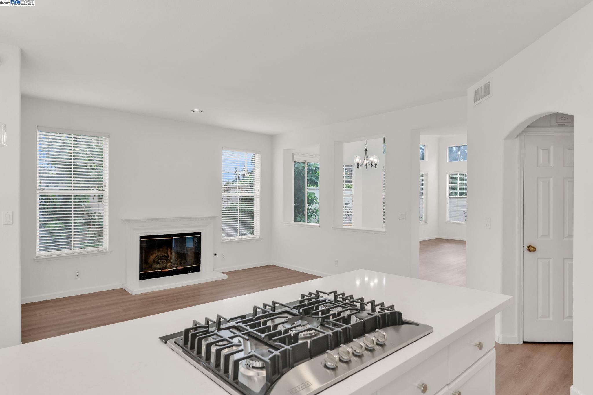 Detail Gallery Image 27 of 59 For 4380 Diavila Ave, Pleasanton,  CA 94588 - 3 Beds | 2/1 Baths