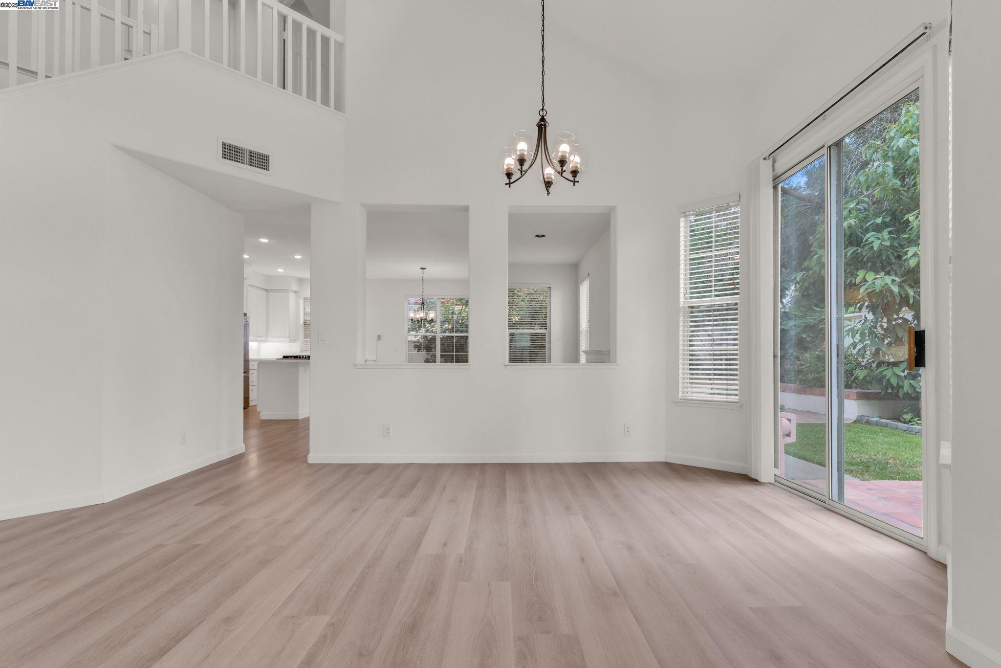 Detail Gallery Image 8 of 59 For 4380 Diavila Ave, Pleasanton,  CA 94588 - 3 Beds | 2/1 Baths