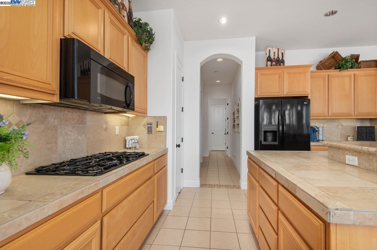 Detail Gallery Image 21 of 60 For 106 Glen View Ct, Copperopolis,  CA 95228 - 3 Beds | 2/1 Baths