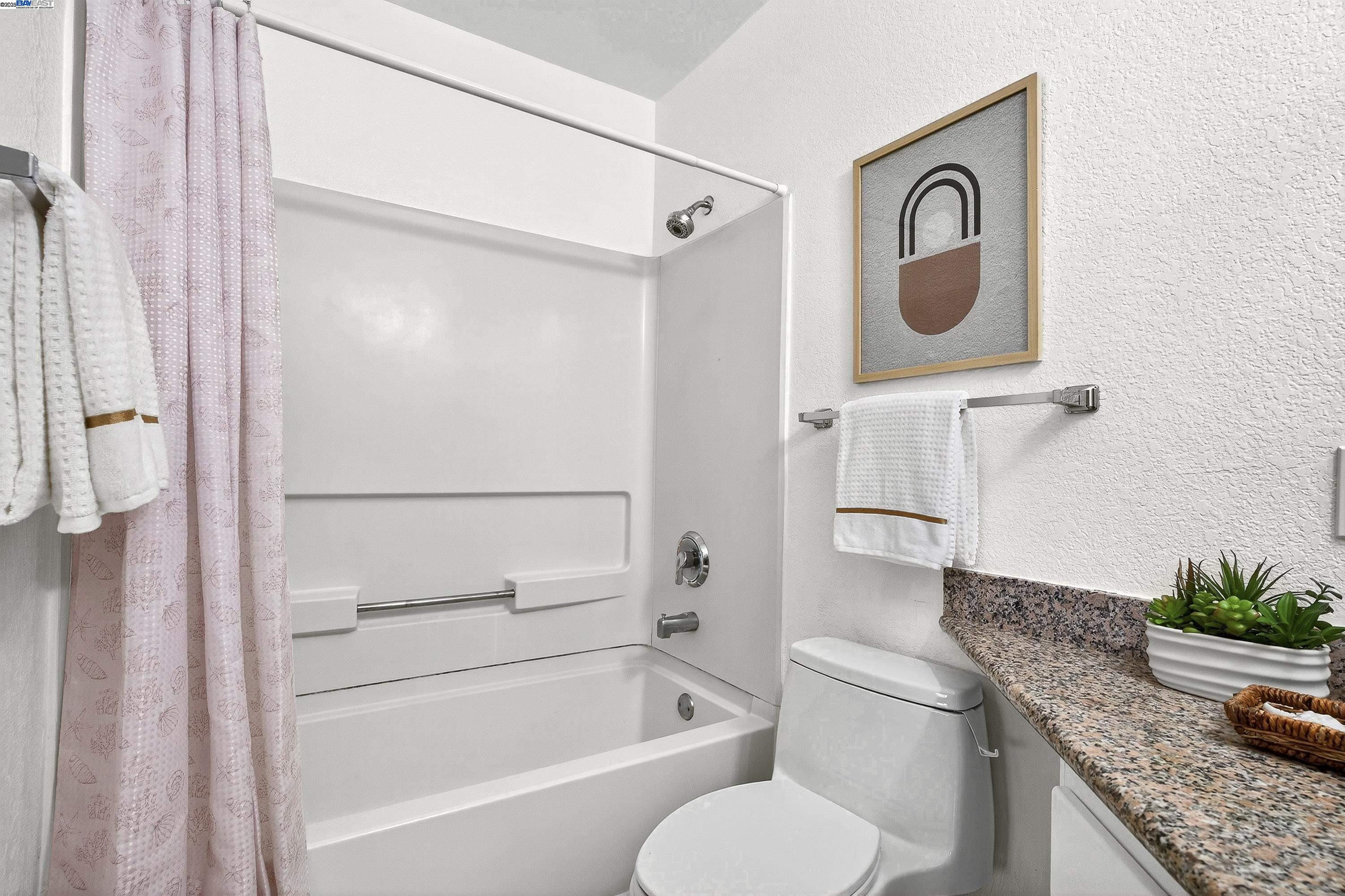 Detail Gallery Image 15 of 33 For 535 Pierce St #3114,  Albany,  CA 94706 - 2 Beds | 2 Baths