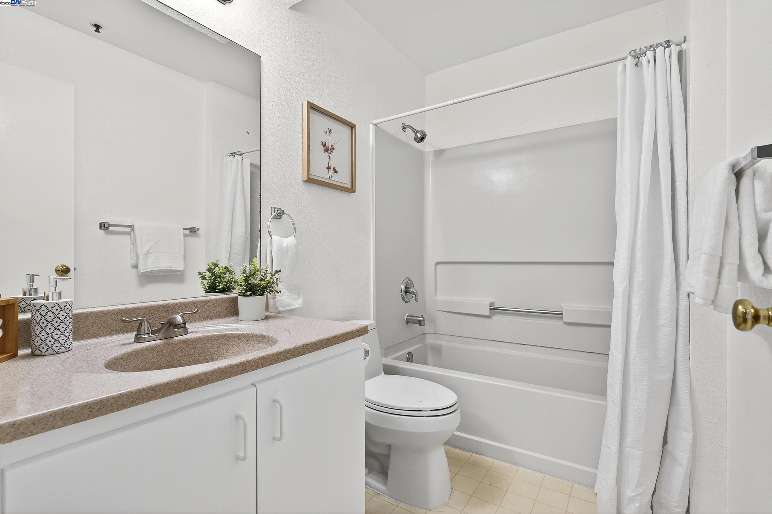 Detail Gallery Image 18 of 33 For 535 Pierce St #3114,  Albany,  CA 94706 - 2 Beds | 2 Baths