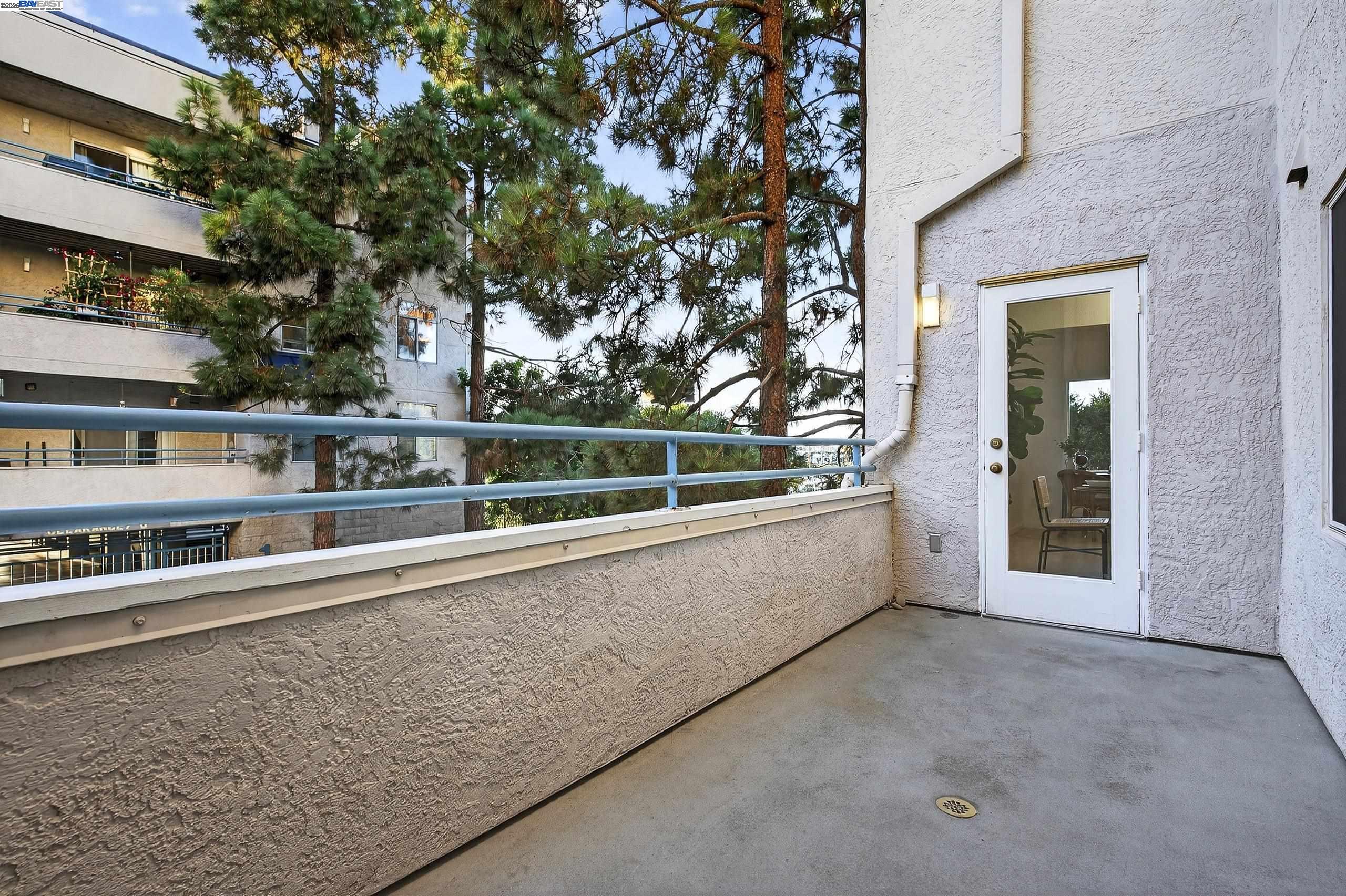 Detail Gallery Image 19 of 33 For 535 Pierce St #3114,  Albany,  CA 94706 - 2 Beds | 2 Baths