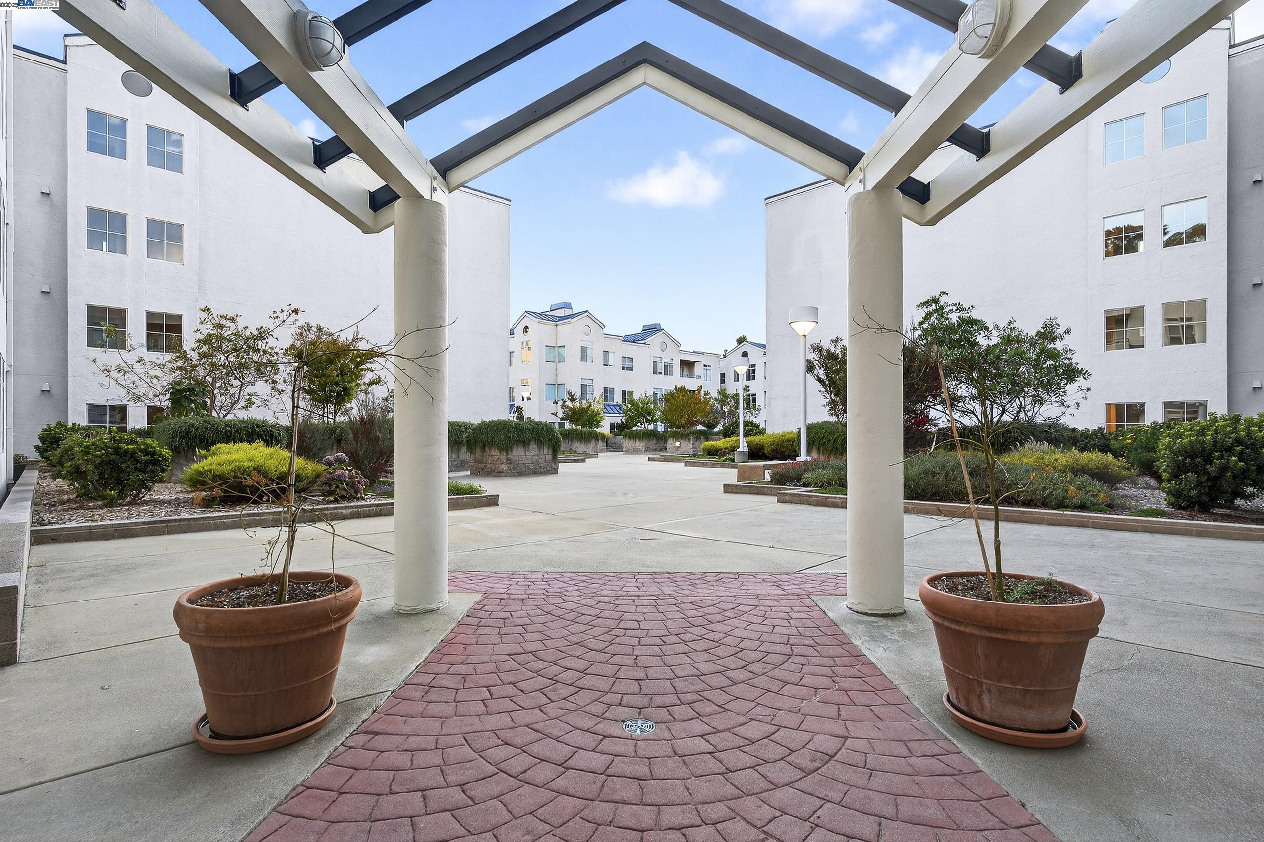 Detail Gallery Image 23 of 33 For 535 Pierce St #3114,  Albany,  CA 94706 - 2 Beds | 2 Baths