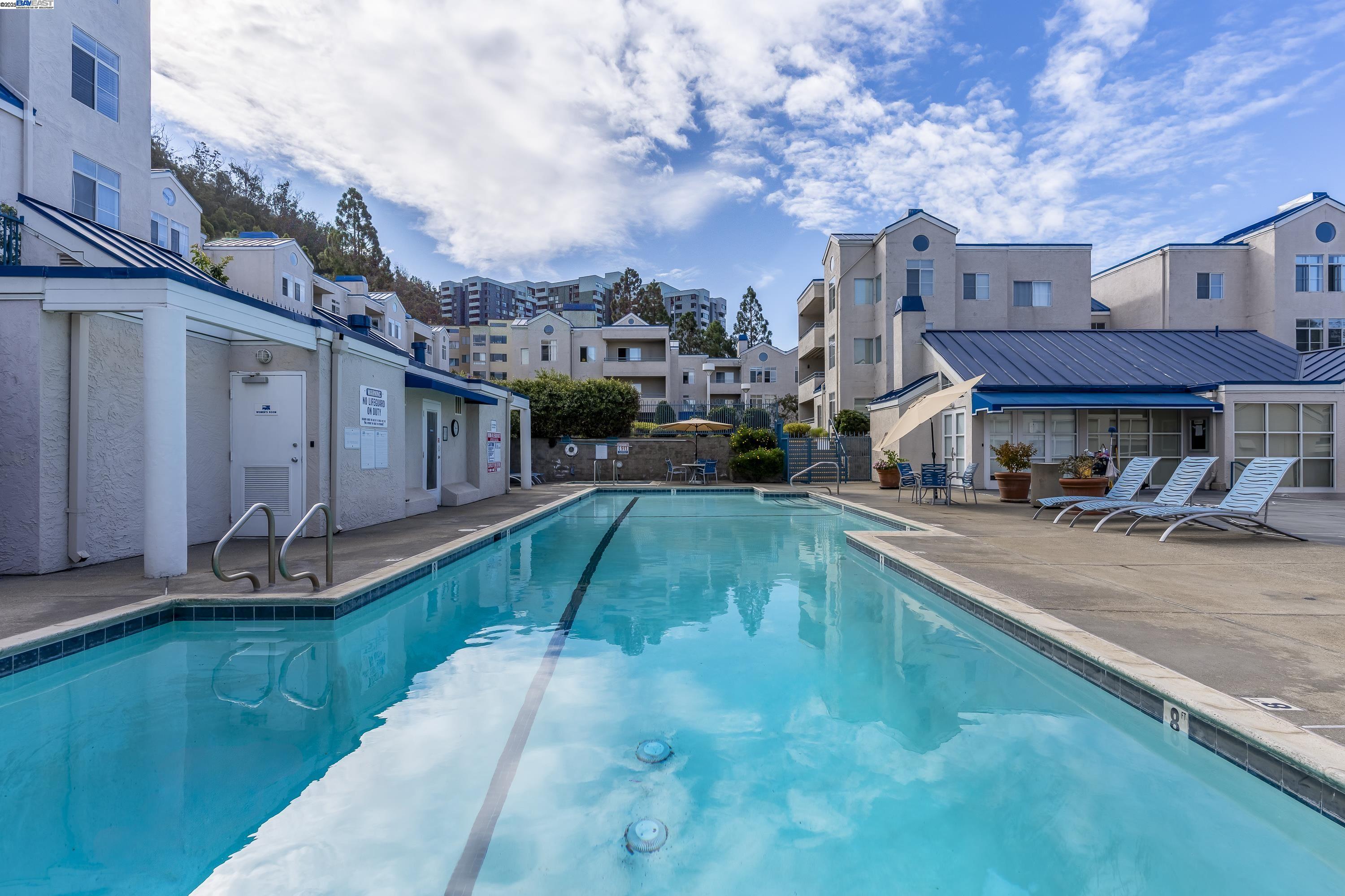 Detail Gallery Image 25 of 33 For 535 Pierce St #3114,  Albany,  CA 94706 - 2 Beds | 2 Baths