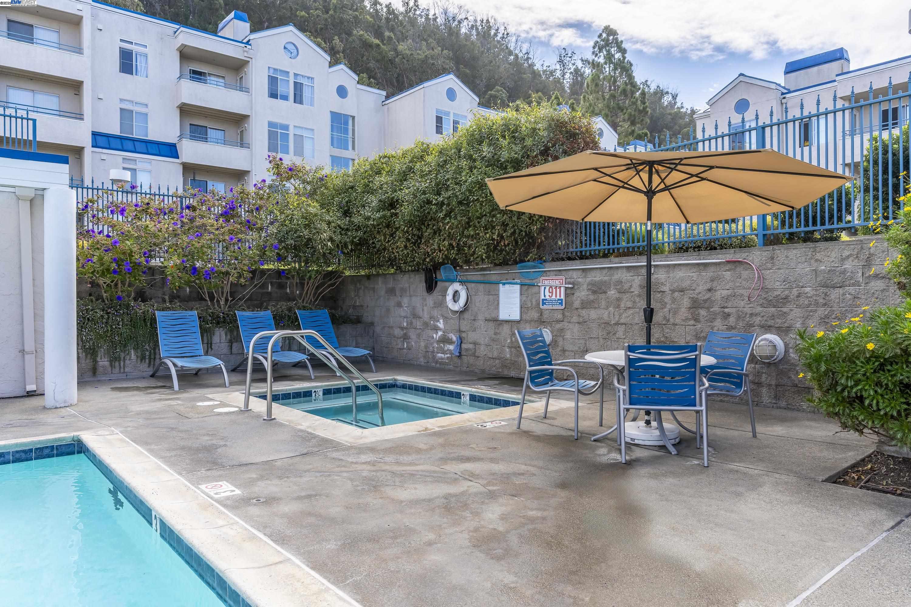 Detail Gallery Image 27 of 33 For 535 Pierce St #3114,  Albany,  CA 94706 - 2 Beds | 2 Baths