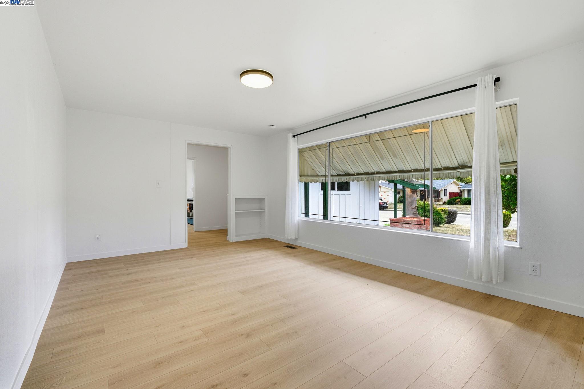 Detail Gallery Image 16 of 49 For 372 S 39th St, Richmond,  CA 94804 - 3 Beds | 2/1 Baths