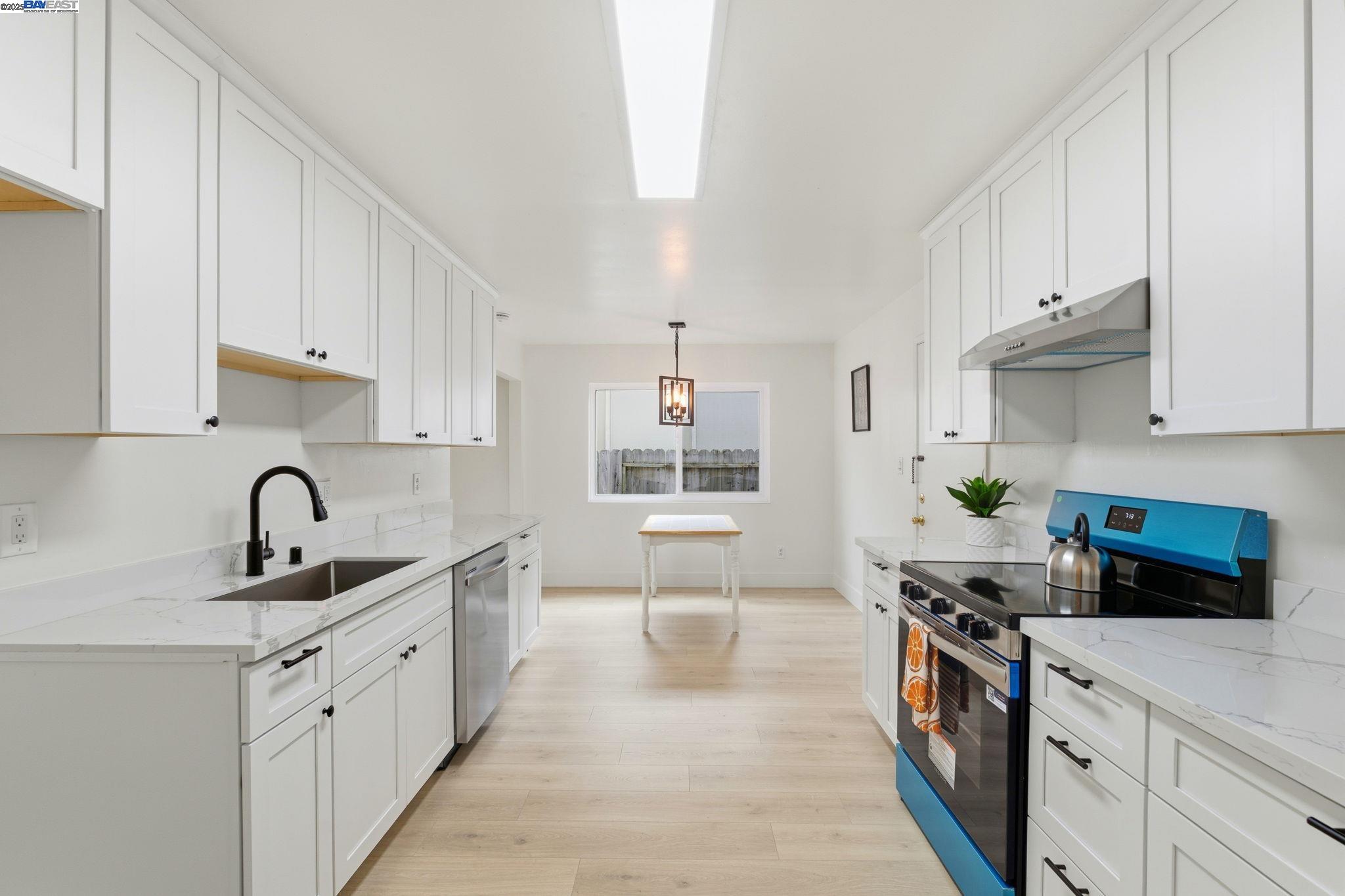 Detail Gallery Image 22 of 49 For 372 S 39th St, Richmond,  CA 94804 - 3 Beds | 2/1 Baths