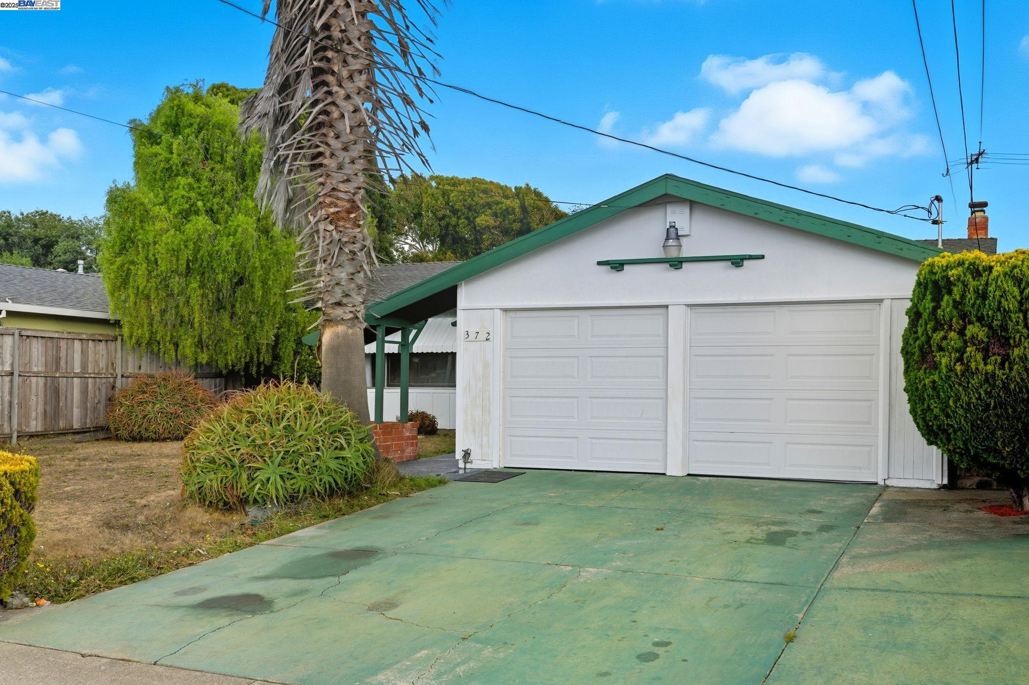 Detail Gallery Image 5 of 49 For 372 S 39th St, Richmond,  CA 94804 - 3 Beds | 2/1 Baths