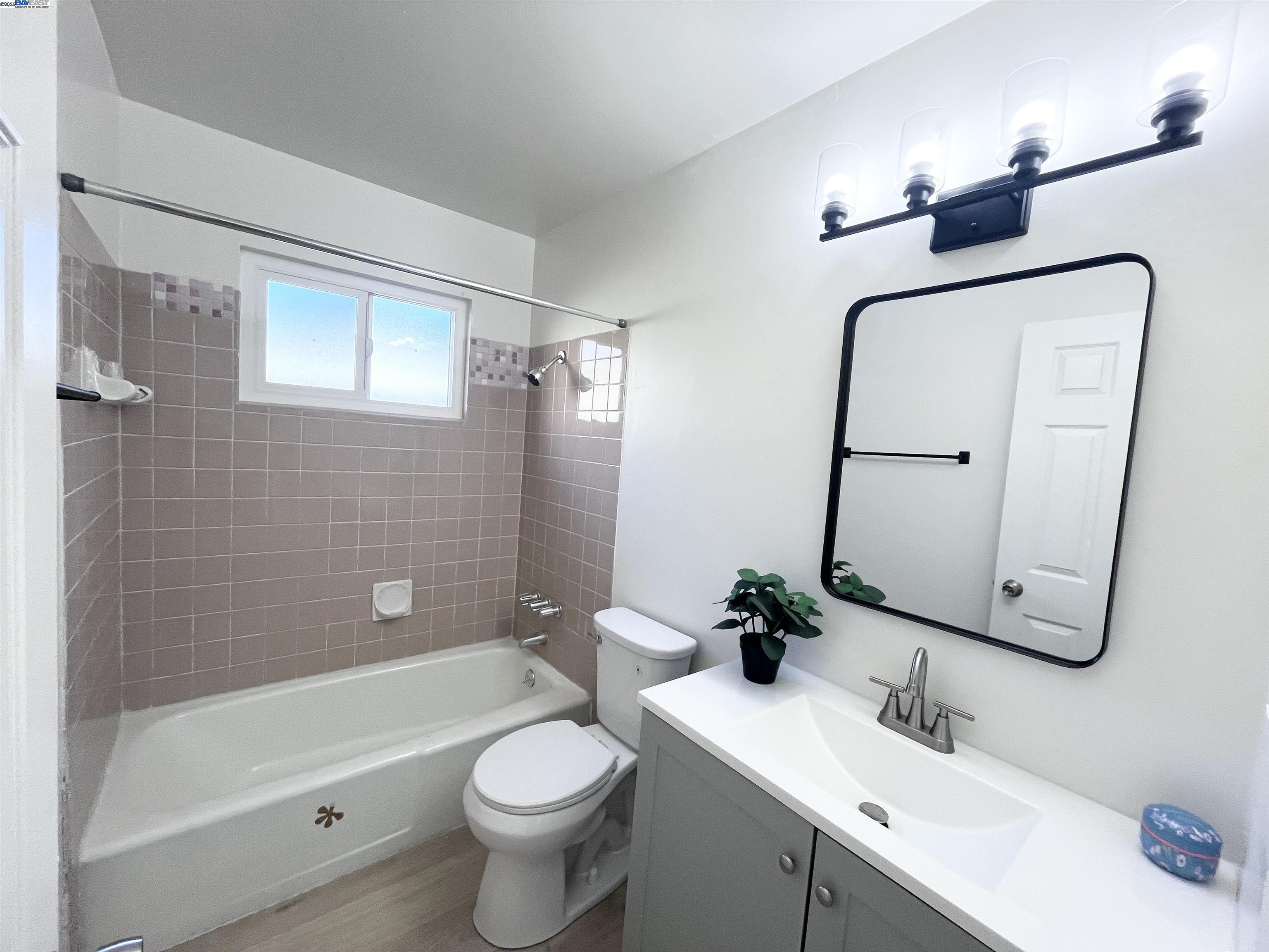 Detail Gallery Image 41 of 49 For 372 S 39th St, Richmond,  CA 94804 - 3 Beds | 2/1 Baths