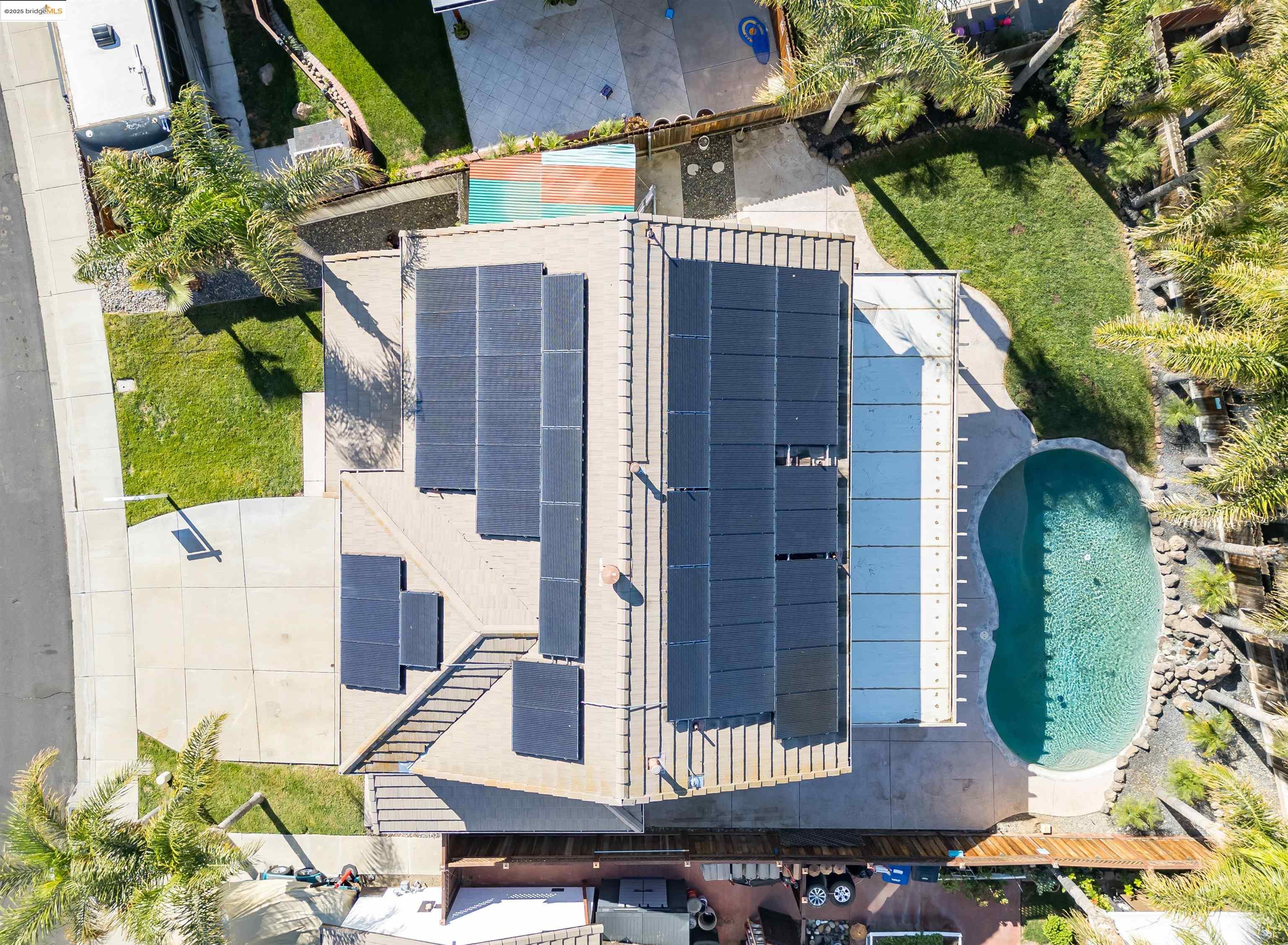 Detail Gallery Image 2 of 31 For 3965 Regatta Dr, Discovery Bay,  CA 94505 - 5 Beds | 3 Baths