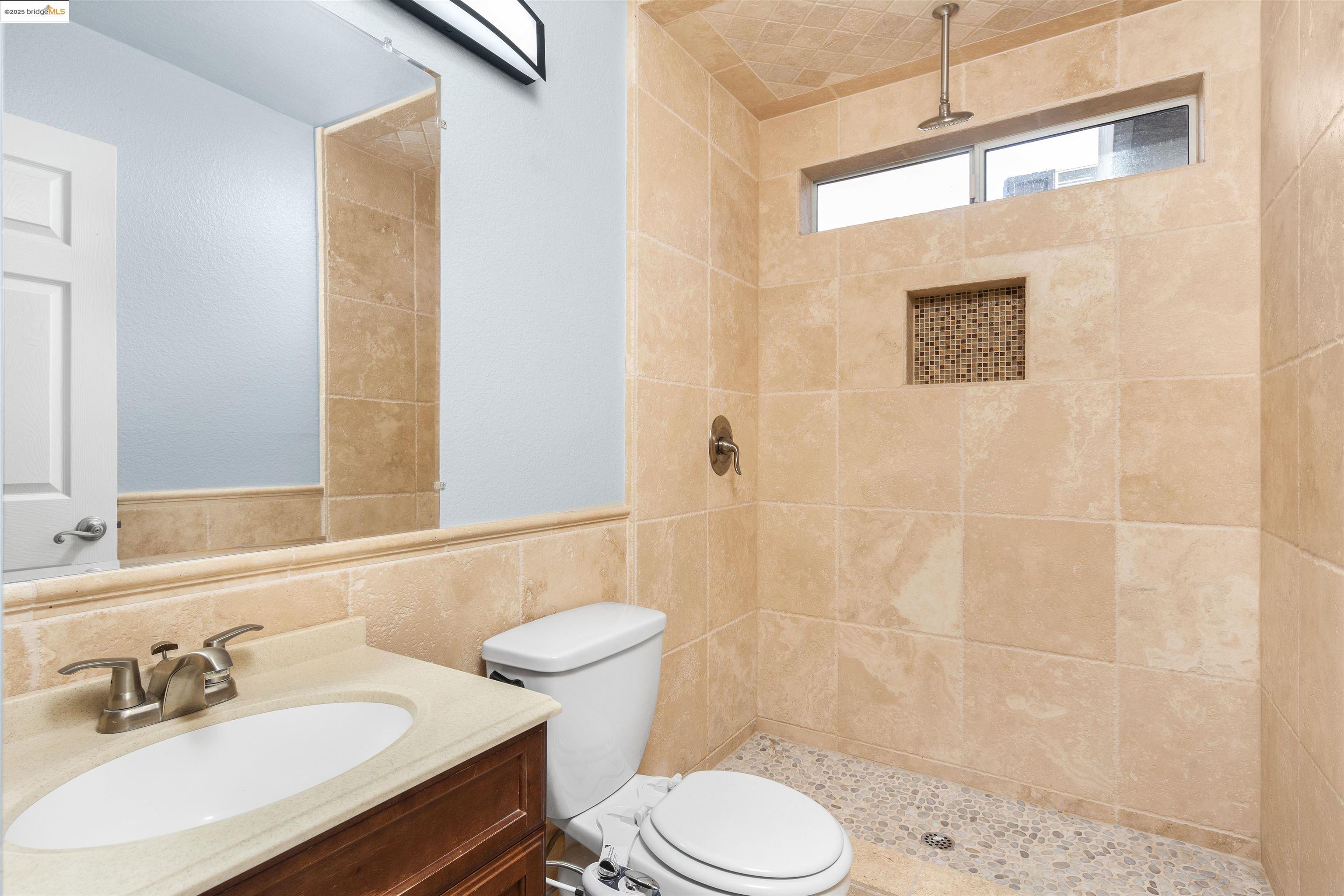 Detail Gallery Image 12 of 31 For 3965 Regatta Dr, Discovery Bay,  CA 94505 - 5 Beds | 3 Baths