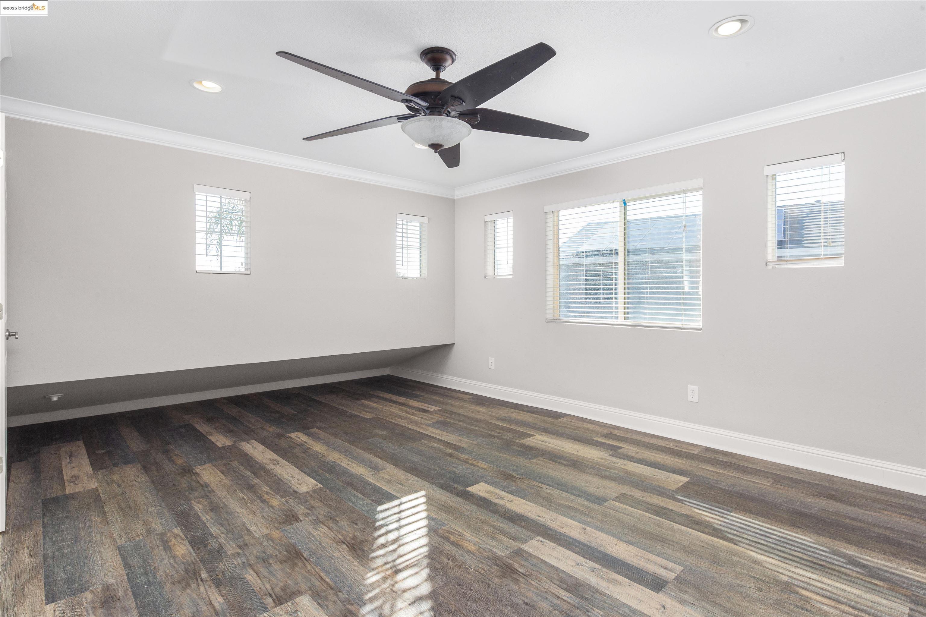 Detail Gallery Image 15 of 31 For 3965 Regatta Dr, Discovery Bay,  CA 94505 - 5 Beds | 3 Baths