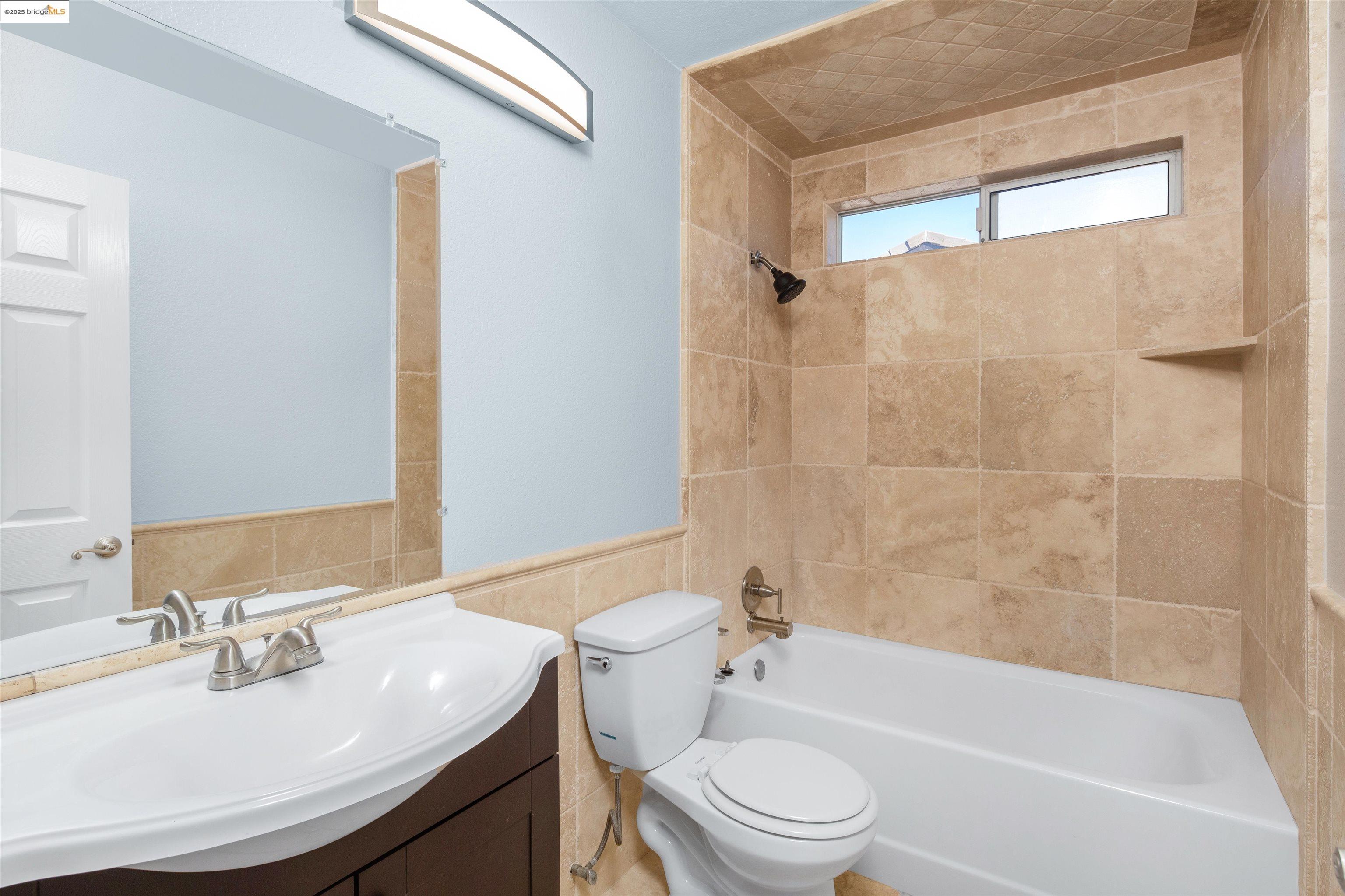 Detail Gallery Image 17 of 31 For 3965 Regatta Dr, Discovery Bay,  CA 94505 - 5 Beds | 3 Baths