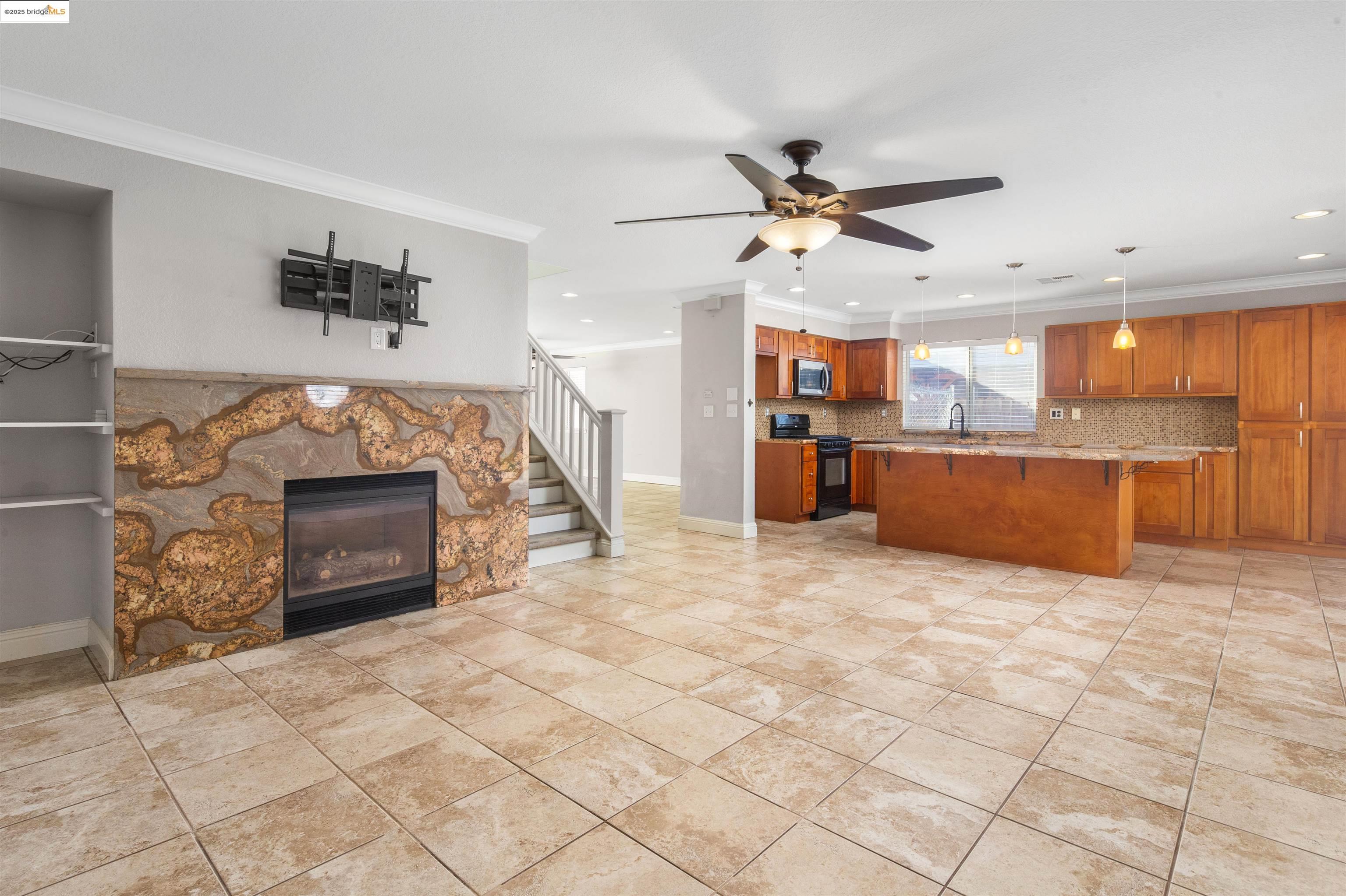 Detail Gallery Image 9 of 31 For 3965 Regatta Dr, Discovery Bay,  CA 94505 - 5 Beds | 3 Baths