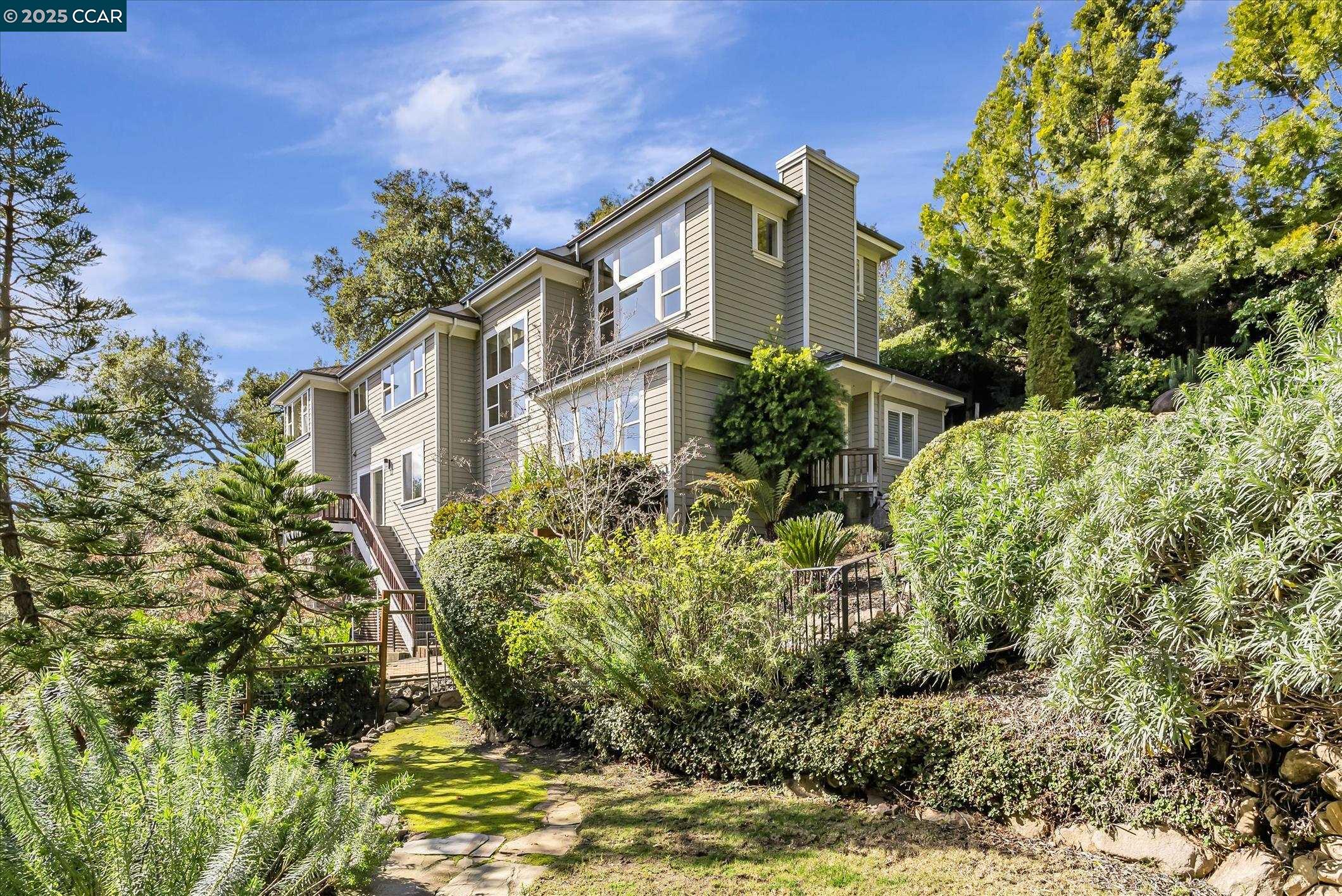 4 Berrybrook Hollow