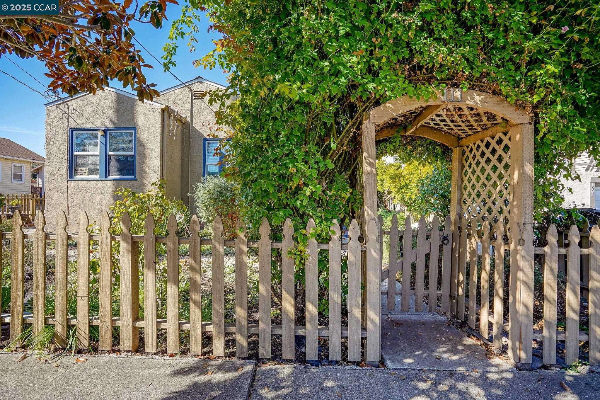 Detail Gallery Image 2 of 20 For 111 Phelan Ave, Vallejo,  CA 94590 - 2 Beds | 1 Baths