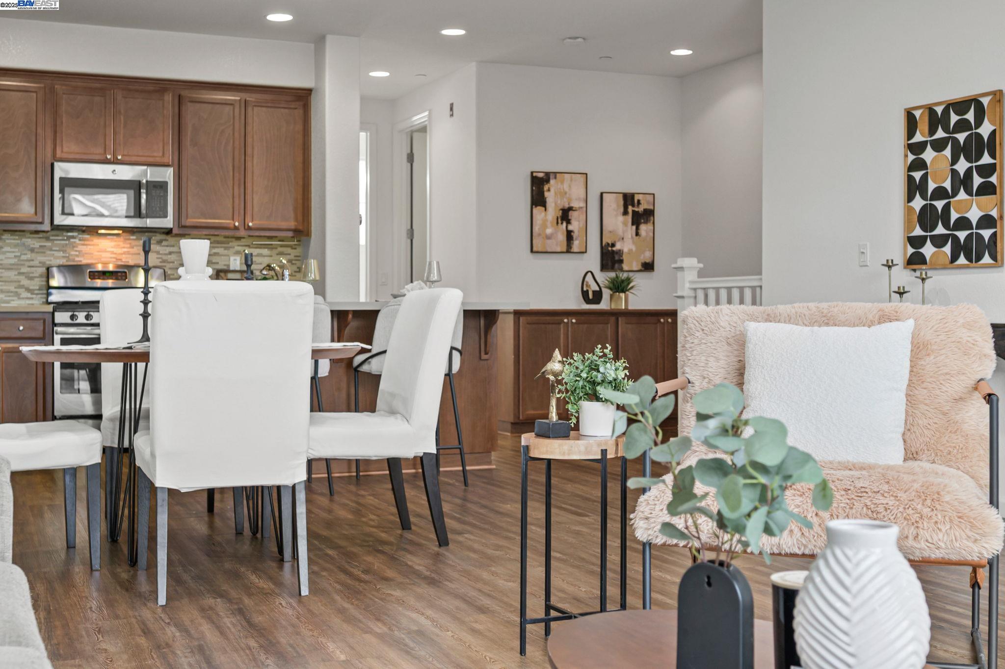 Detail Gallery Image 19 of 55 For 2336 Carbondale Way, Dublin,  CA 94568 - 4 Beds | 4 Baths