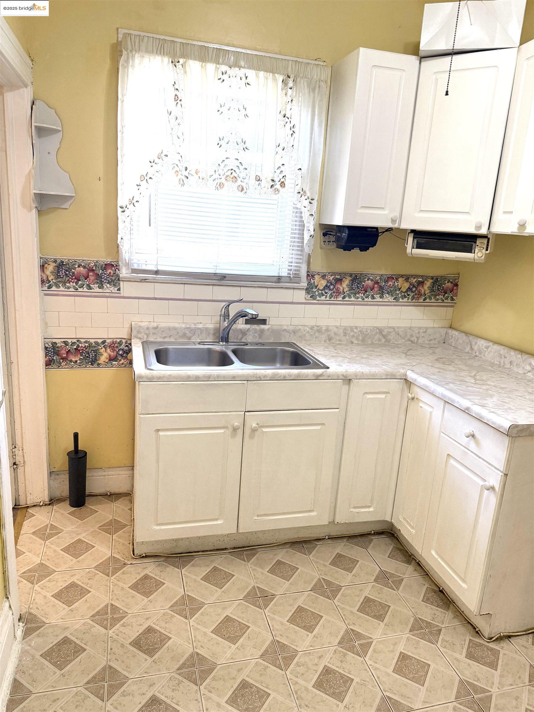 Detail Gallery Image 6 of 17 For 2823 S La Salle Ave, Los Angeles,  CA 90018 - 2 Beds | 1 Baths