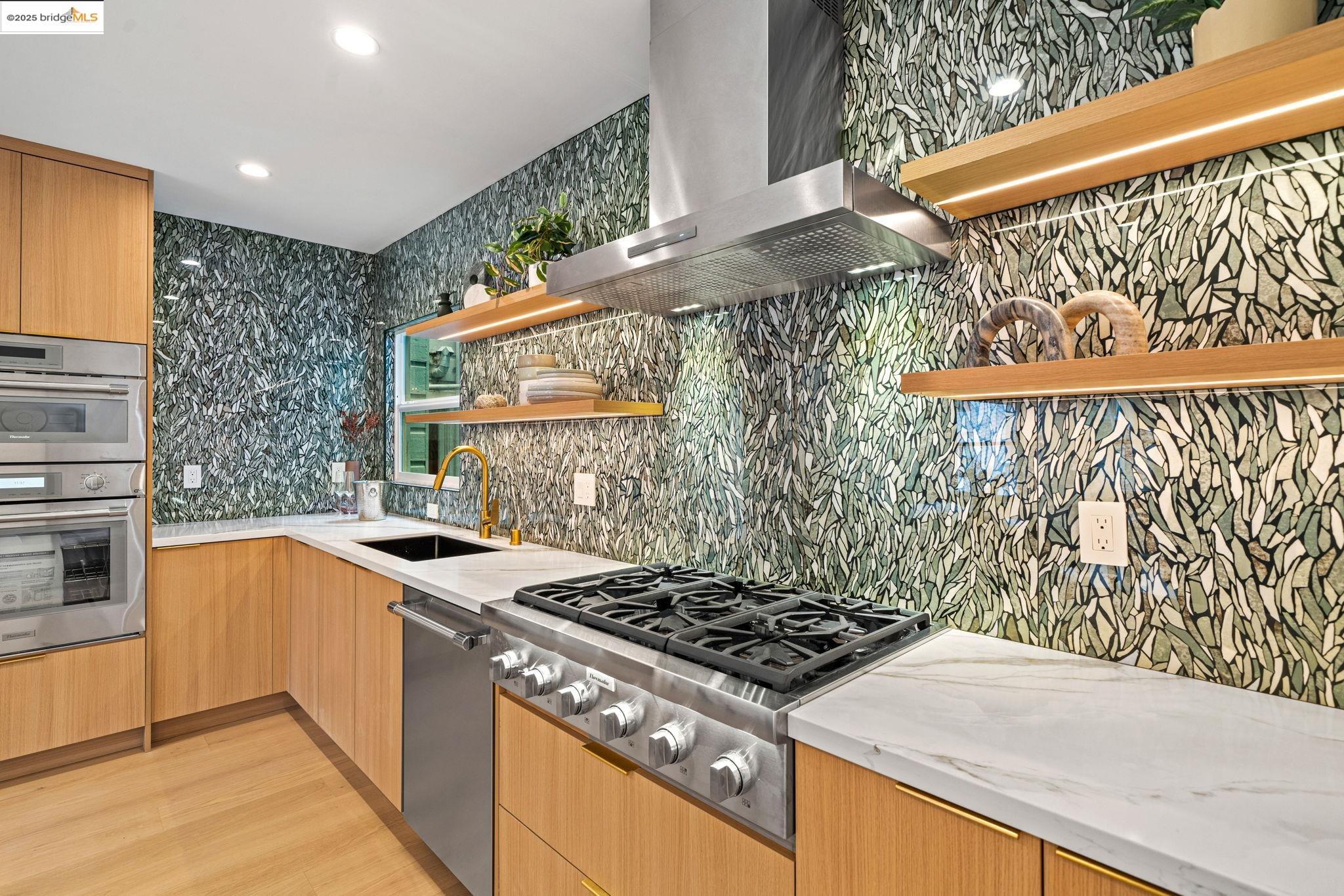 Detail Gallery Image 16 of 48 For 1945 Fulton St, San Francisco,  CA 94117 - 5 Beds | 3 Baths