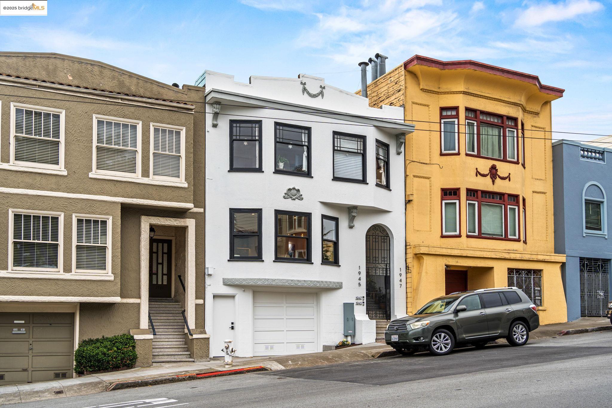 Detail Gallery Image 3 of 48 For 1945 Fulton St, San Francisco,  CA 94117 - 5 Beds | 3 Baths