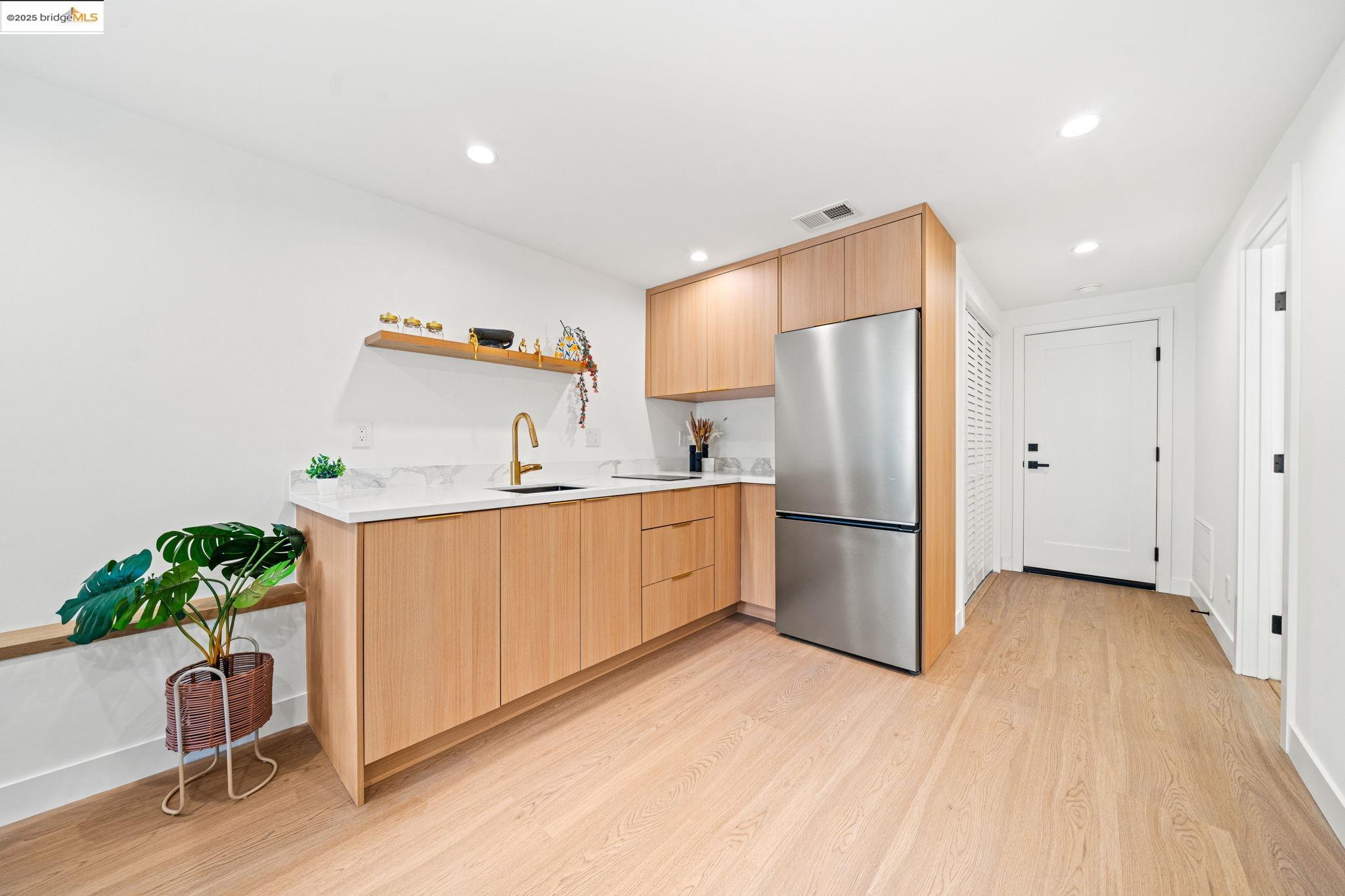 Detail Gallery Image 26 of 48 For 1945 Fulton St, San Francisco,  CA 94117 - 5 Beds | 3 Baths