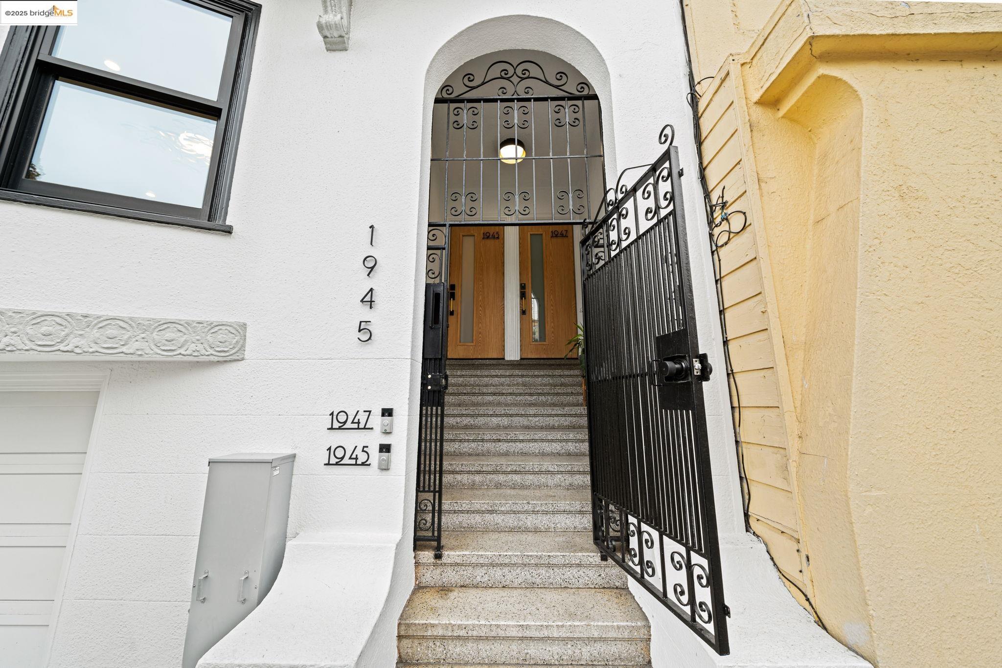 Detail Gallery Image 4 of 48 For 1945 Fulton St, San Francisco,  CA 94117 - 5 Beds | 3 Baths