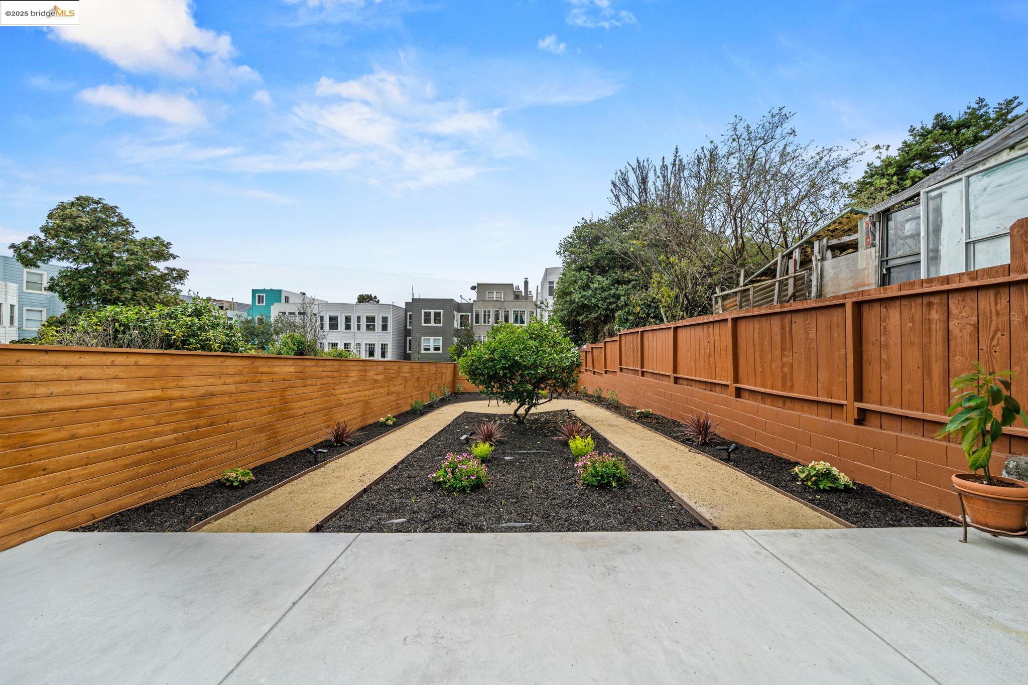 Detail Gallery Image 39 of 48 For 1945 Fulton St, San Francisco,  CA 94117 - 5 Beds | 3 Baths