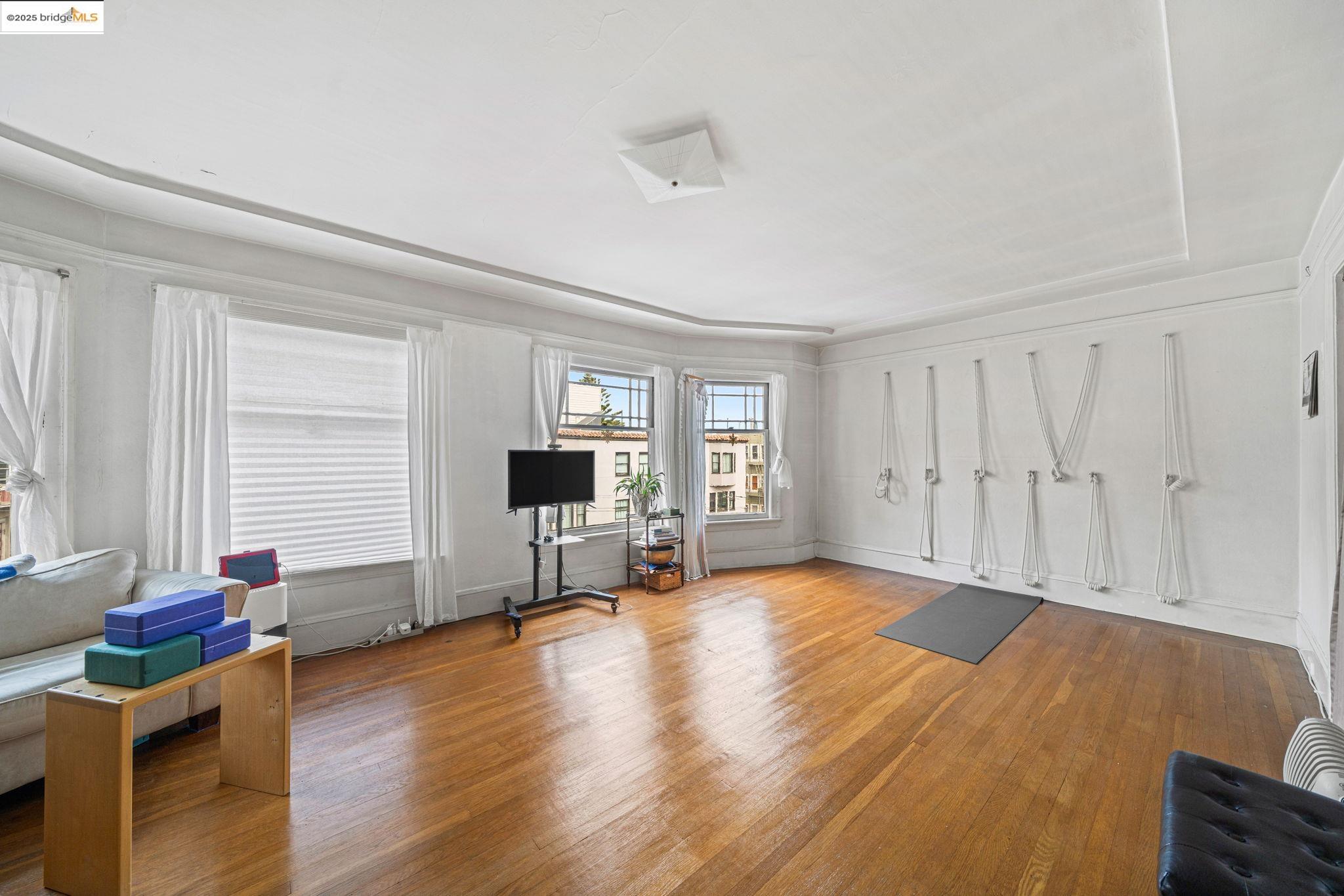 Detail Gallery Image 11 of 34 For 1947 Fulton St, San Francisco,  CA 94117 - 2 Beds | 1 Baths