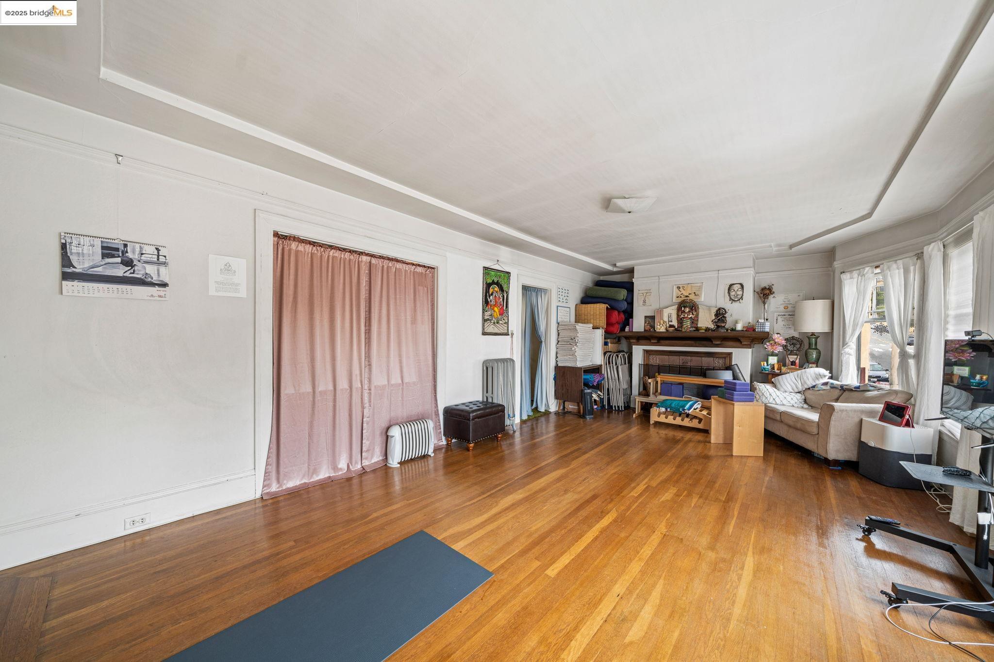 Detail Gallery Image 12 of 34 For 1947 Fulton St, San Francisco,  CA 94117 - 2 Beds | 1 Baths