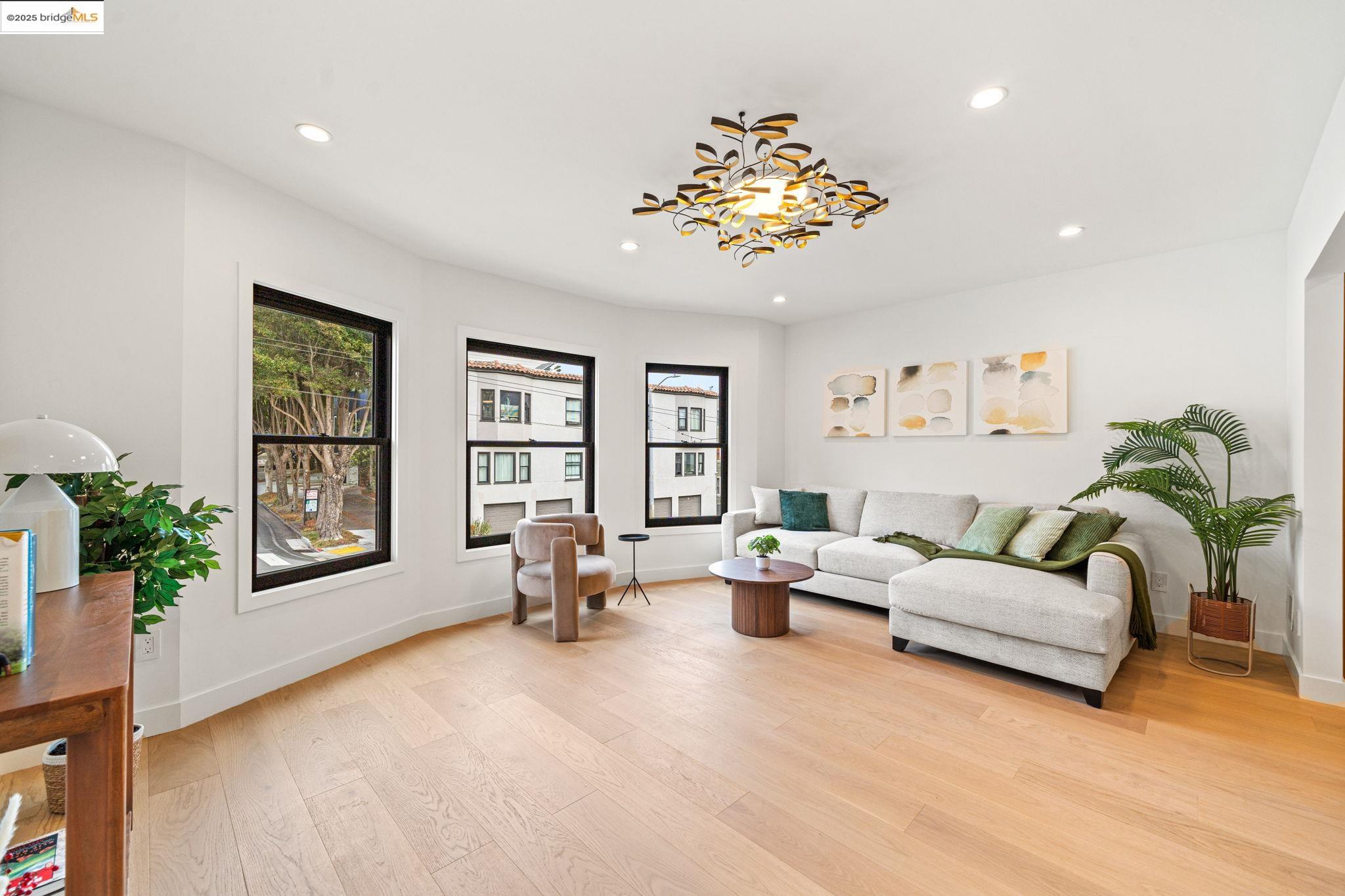 Detail Gallery Image 7 of 50 For 1945-1947 Fulton St, San Francisco,  CA 94117 - – Beds | – Baths