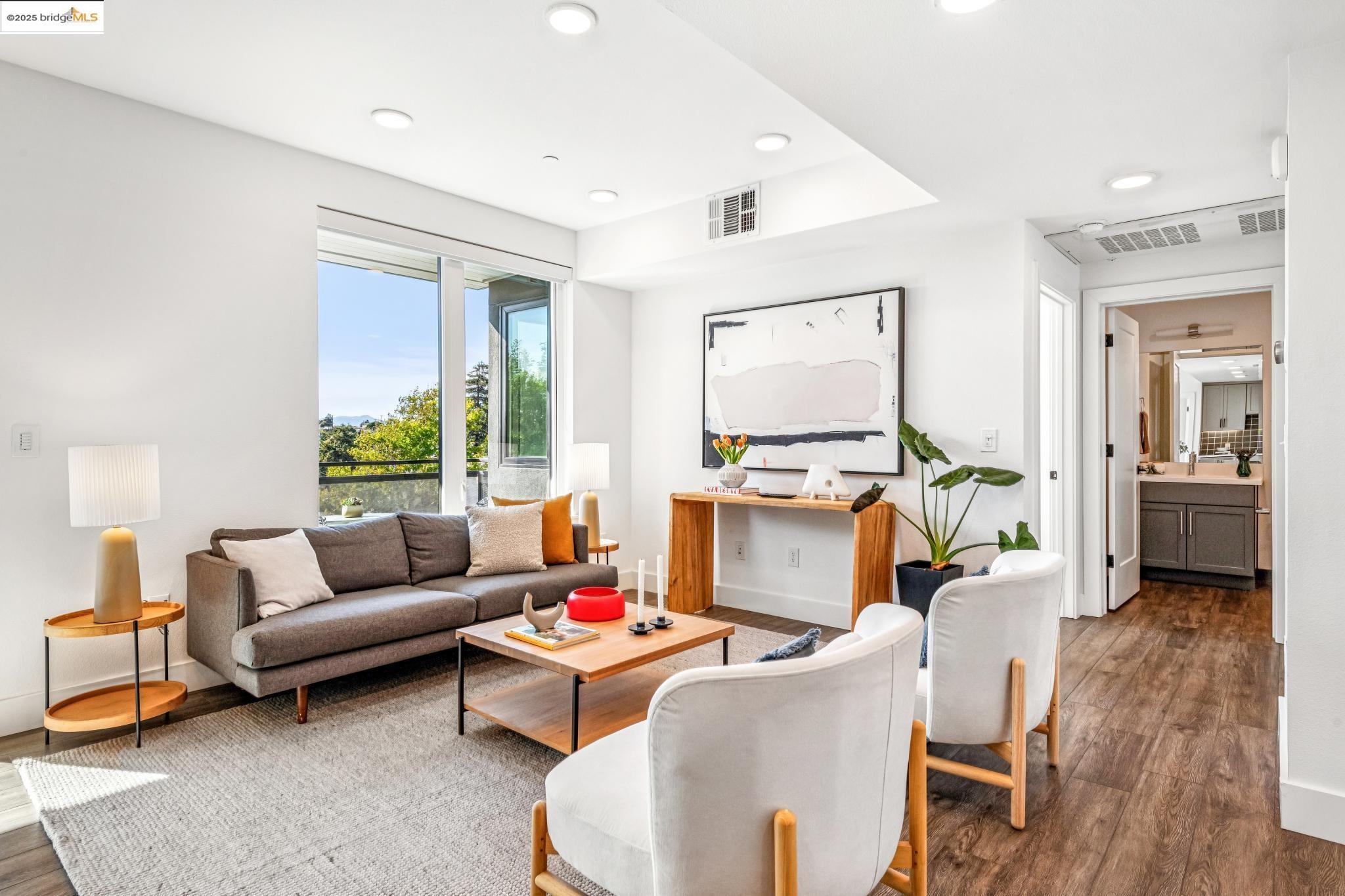 Detail Gallery Image 8 of 43 For 10300 San Pablo Ave #303,  El Cerrito,  CA 94530 - 2 Beds | 2 Baths