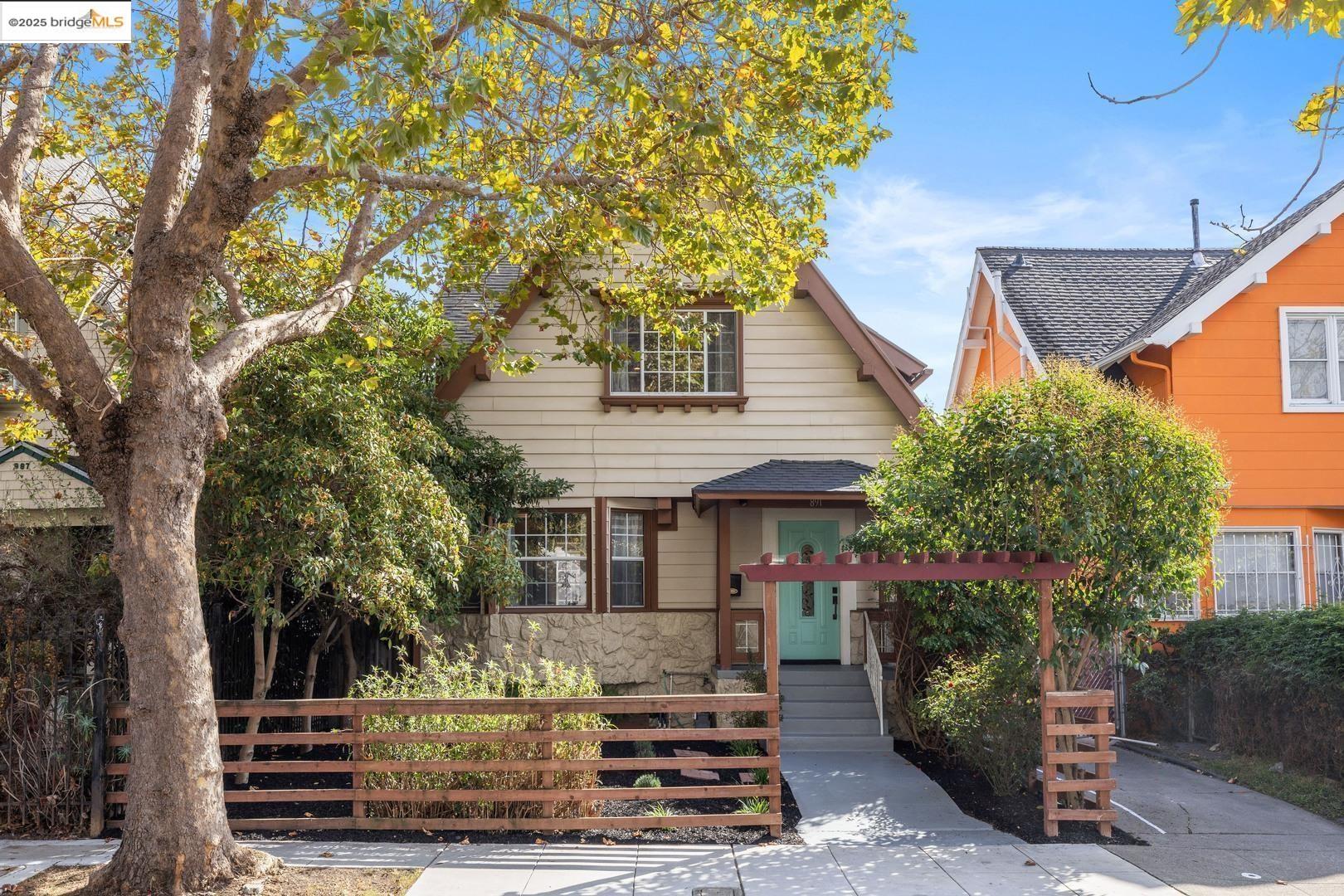 Detail Gallery Image 1 of 1 For 891 61st St, Oakland,  CA 94608 - 4 Beds | 2/1 Baths