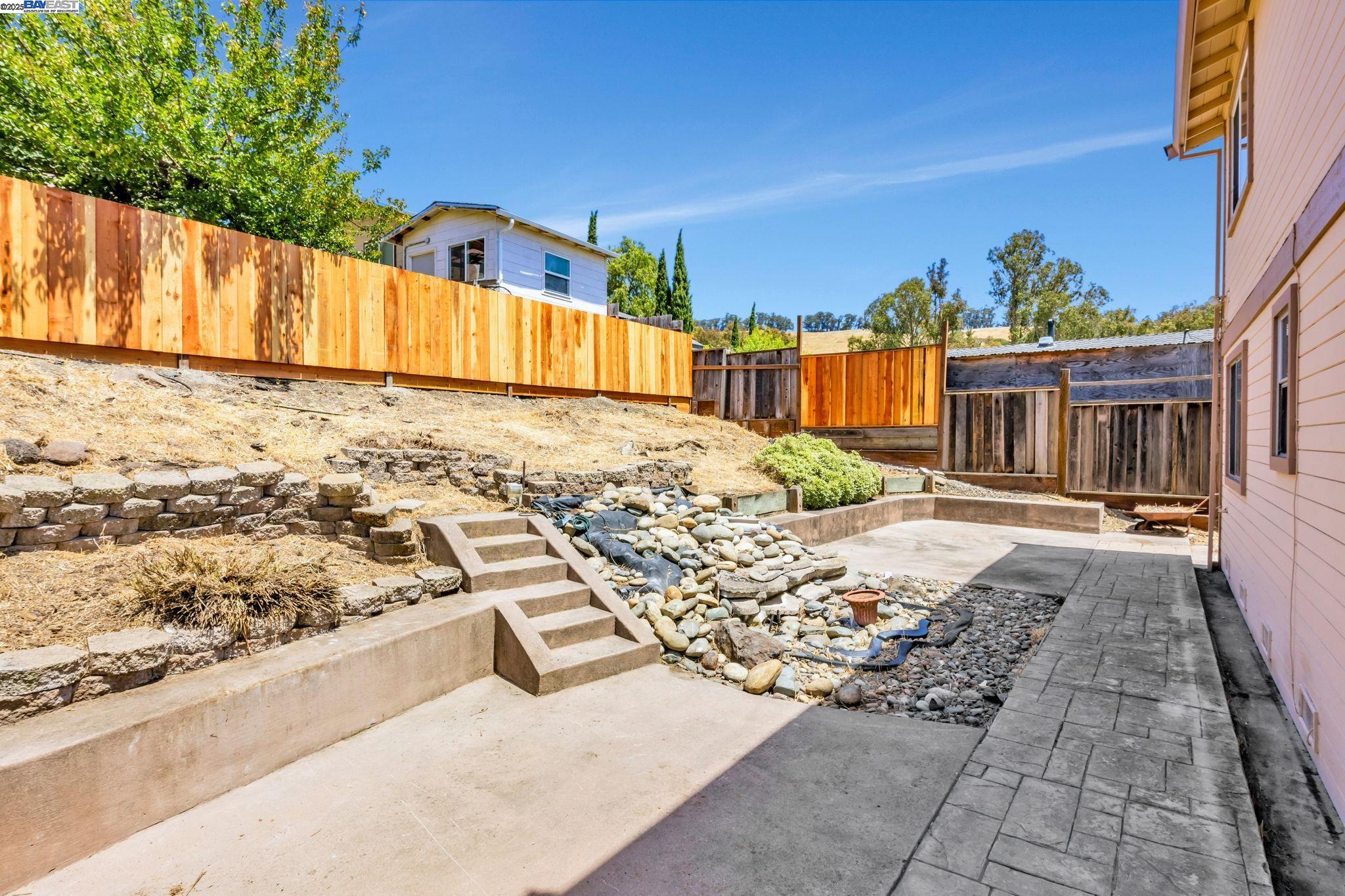 Detail Gallery Image 34 of 35 For 2230 Sol St, Castro Valley,  CA 94578 - 4 Beds | 2/1 Baths