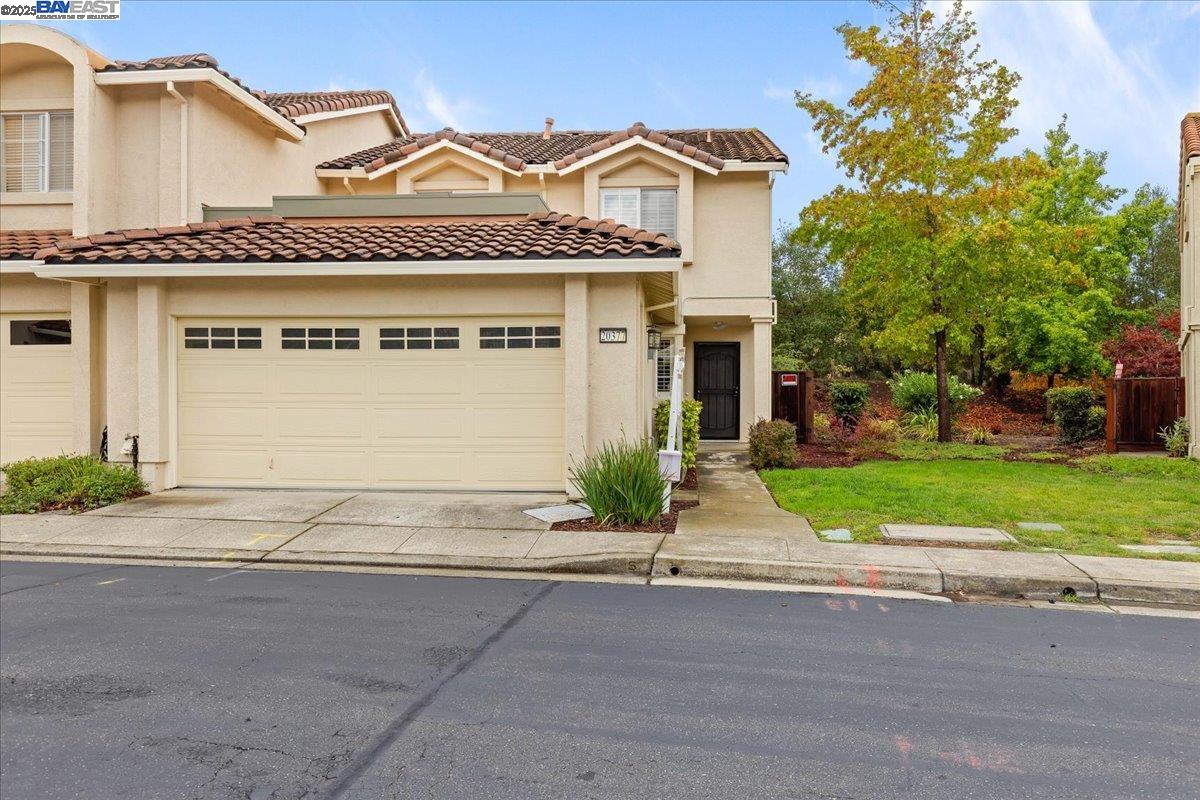 MLS: 41114757 Condo For Sale